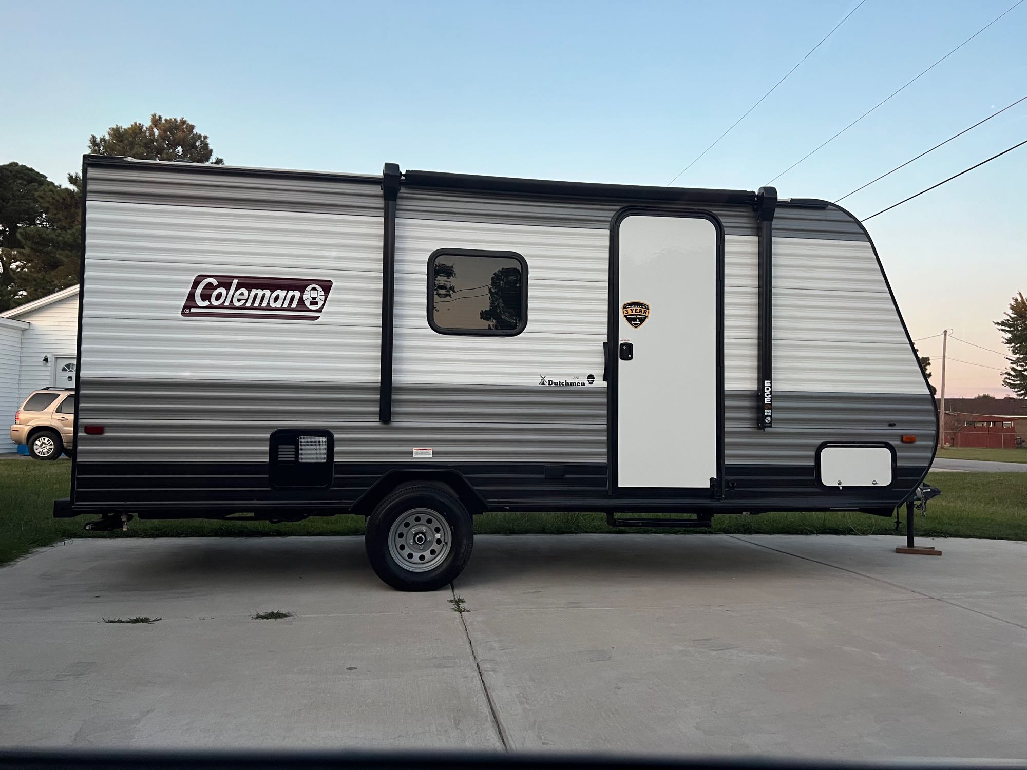 2022 Dutchmen Coleman Lantern 17B