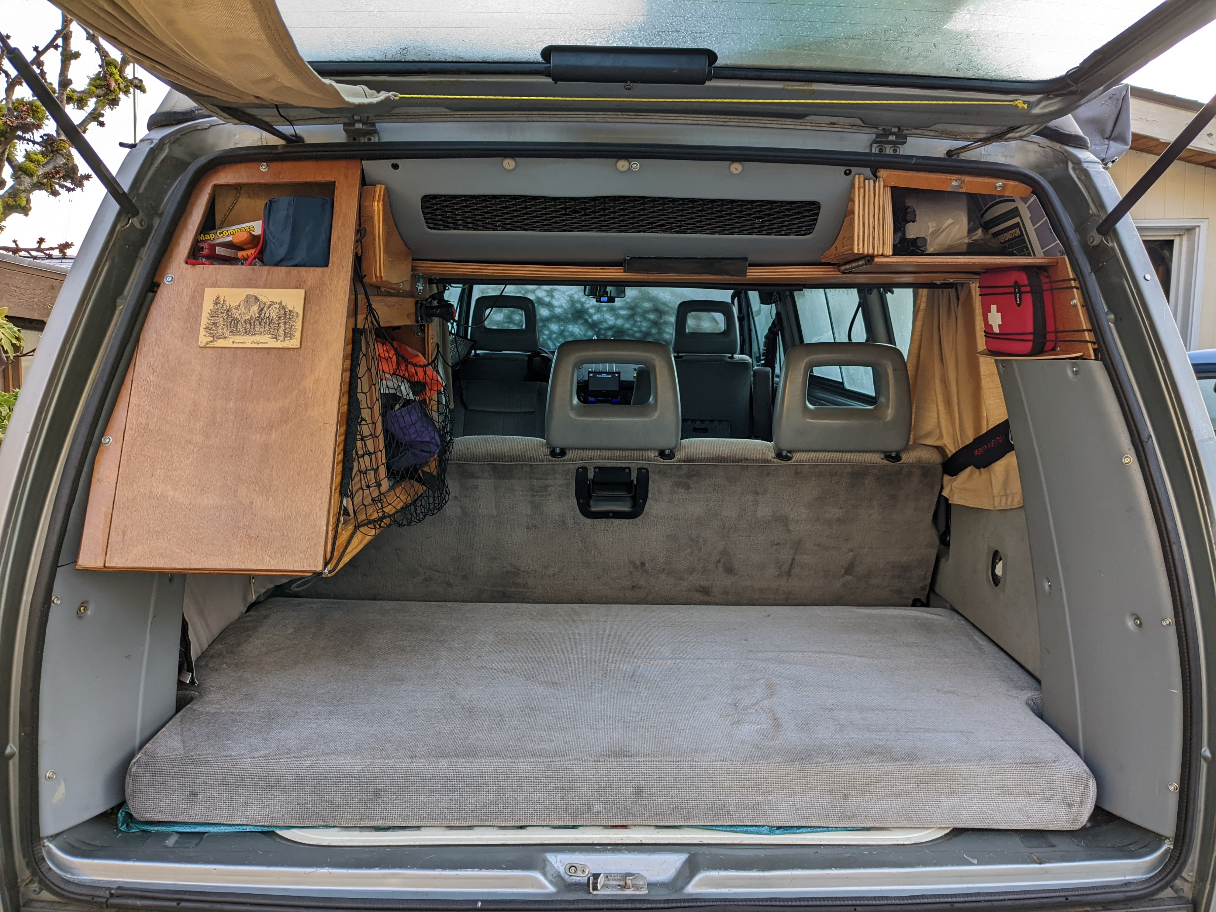 Our FULL-WIDTH sleeping area is the main benefit over "built in kitchen" camper vanagons, which squeeze your shoulders into just 2/3rds of this width.. Volkswagen Vanagon 1987