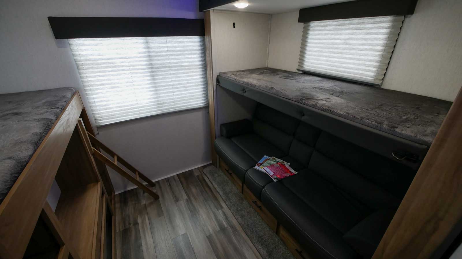 Fifth-wheel RV Rental 
