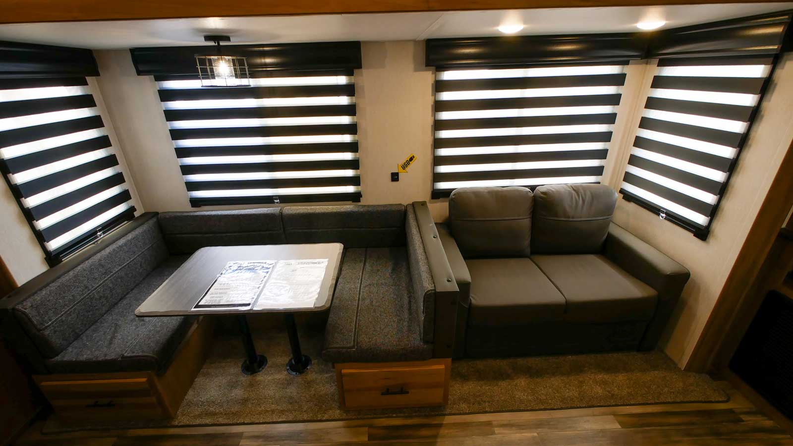 Fifth-wheel RV Rental 