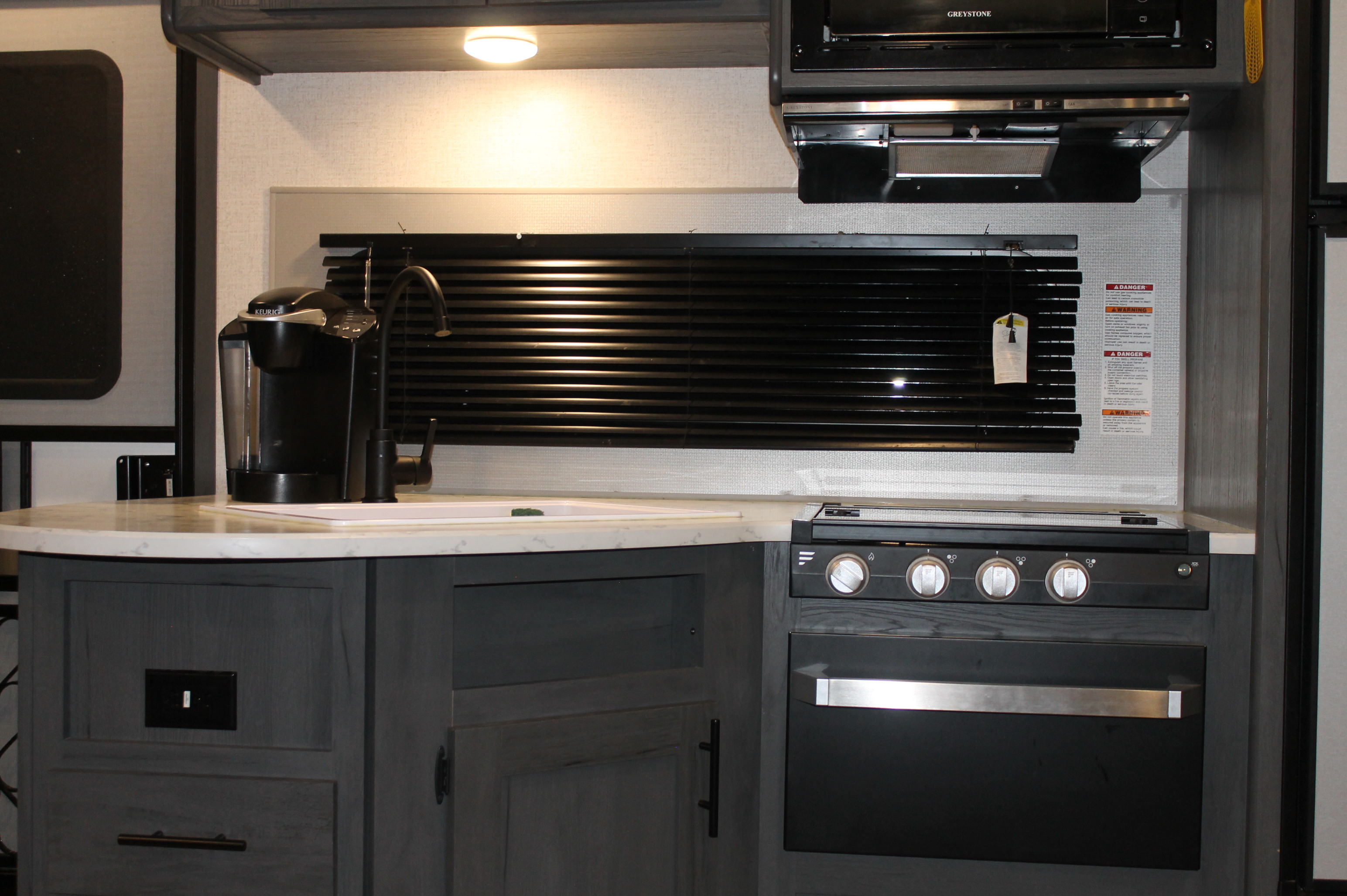 This kitchen will provide everything you need!. Aspen Trail LE 2021