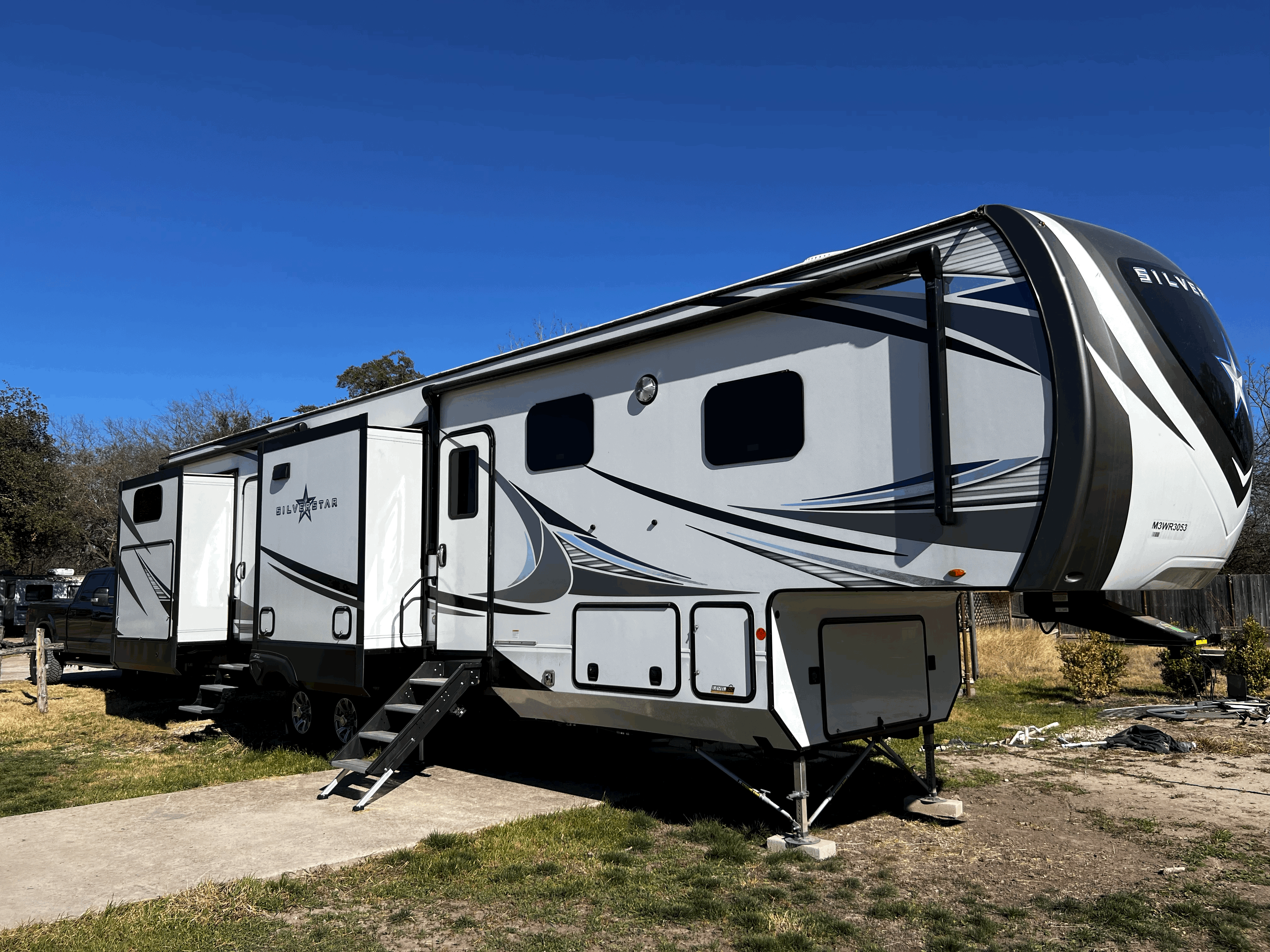 Learn About 2022 Silverstar Fifth Wheels