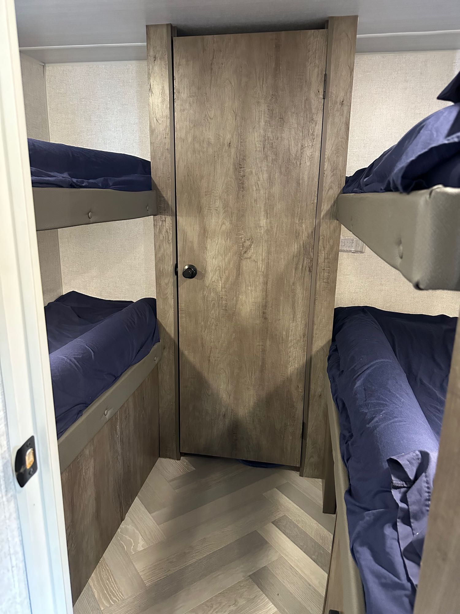 4 person bunkroom!. Forest River Salem Cruise Lite 2021