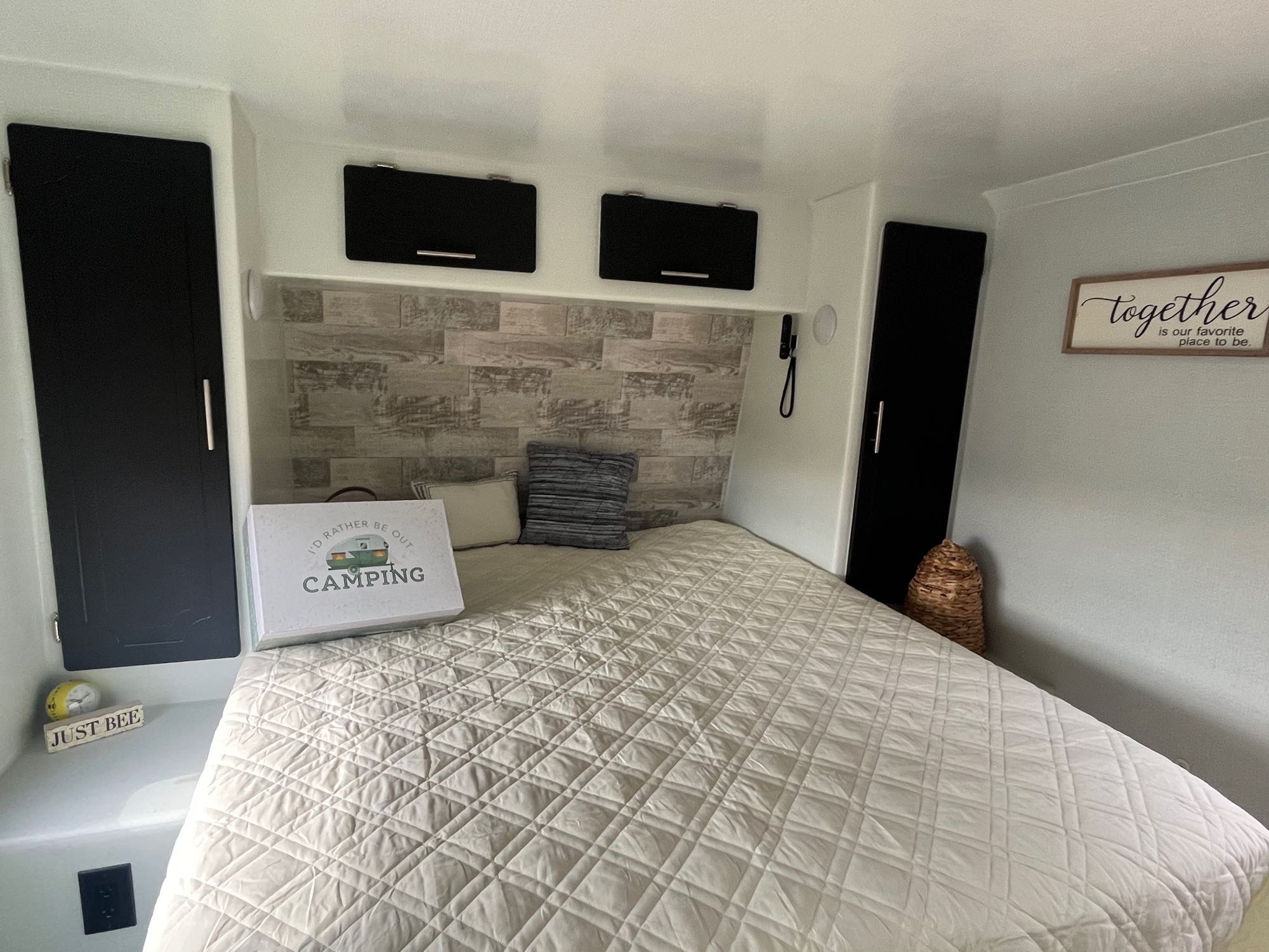 Master need with closets on either side . International RV LIV 23BH 2023