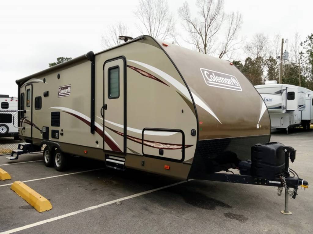 Cozy Camper - Adventure Awaits - 2018 Dutchmen Coleman Light