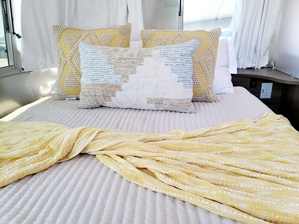 Airstream Caravel 2022