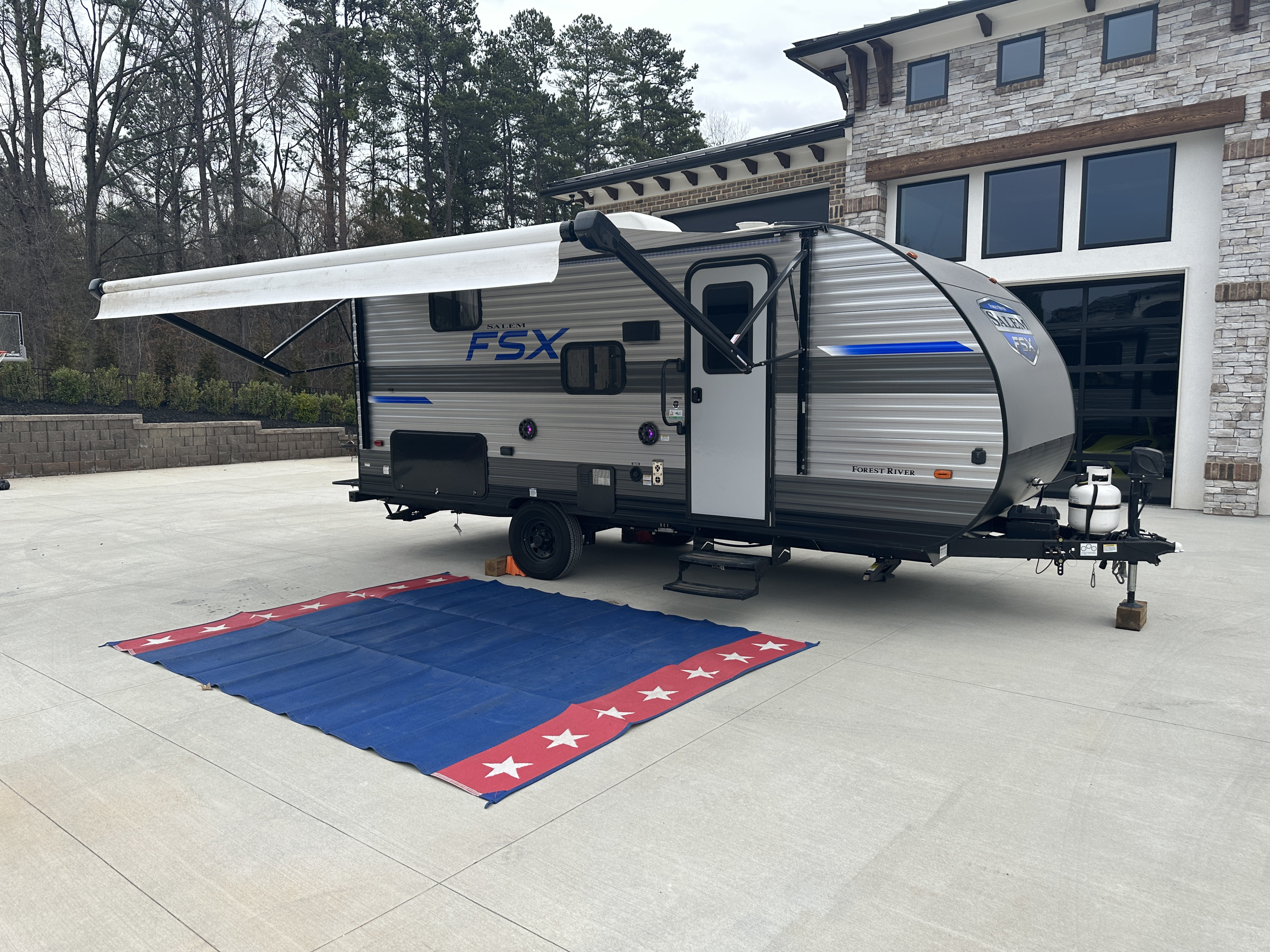 Salem FSX - Upgraded Lightweight Bunkhouse!
