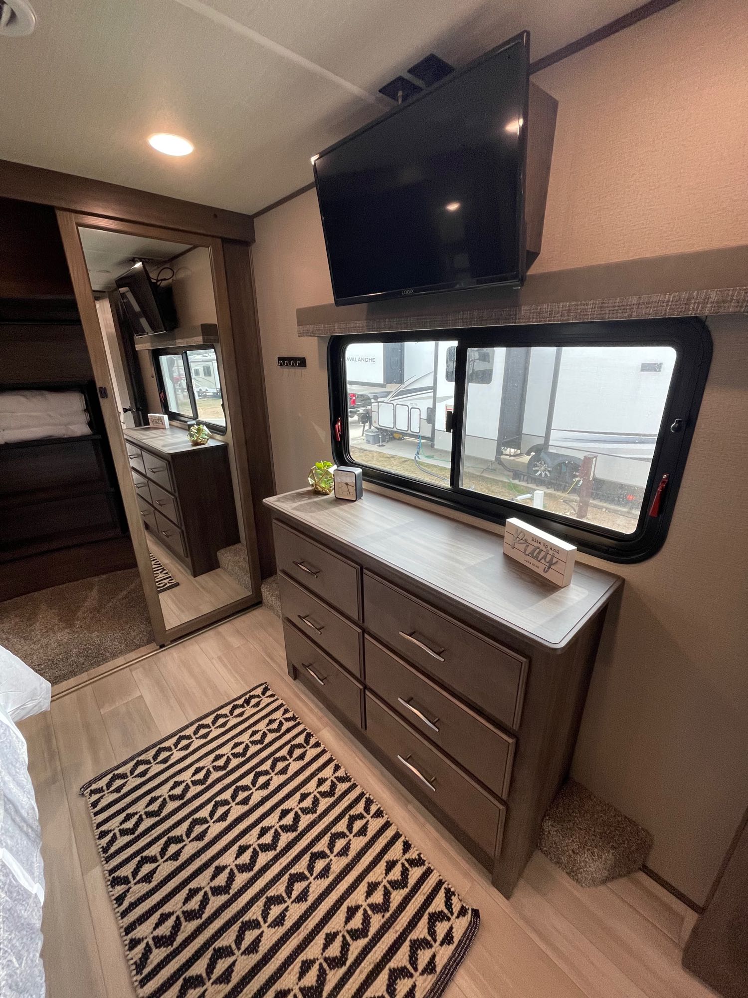 Master Bedroom . Grand Design Solitude S-Class 2021