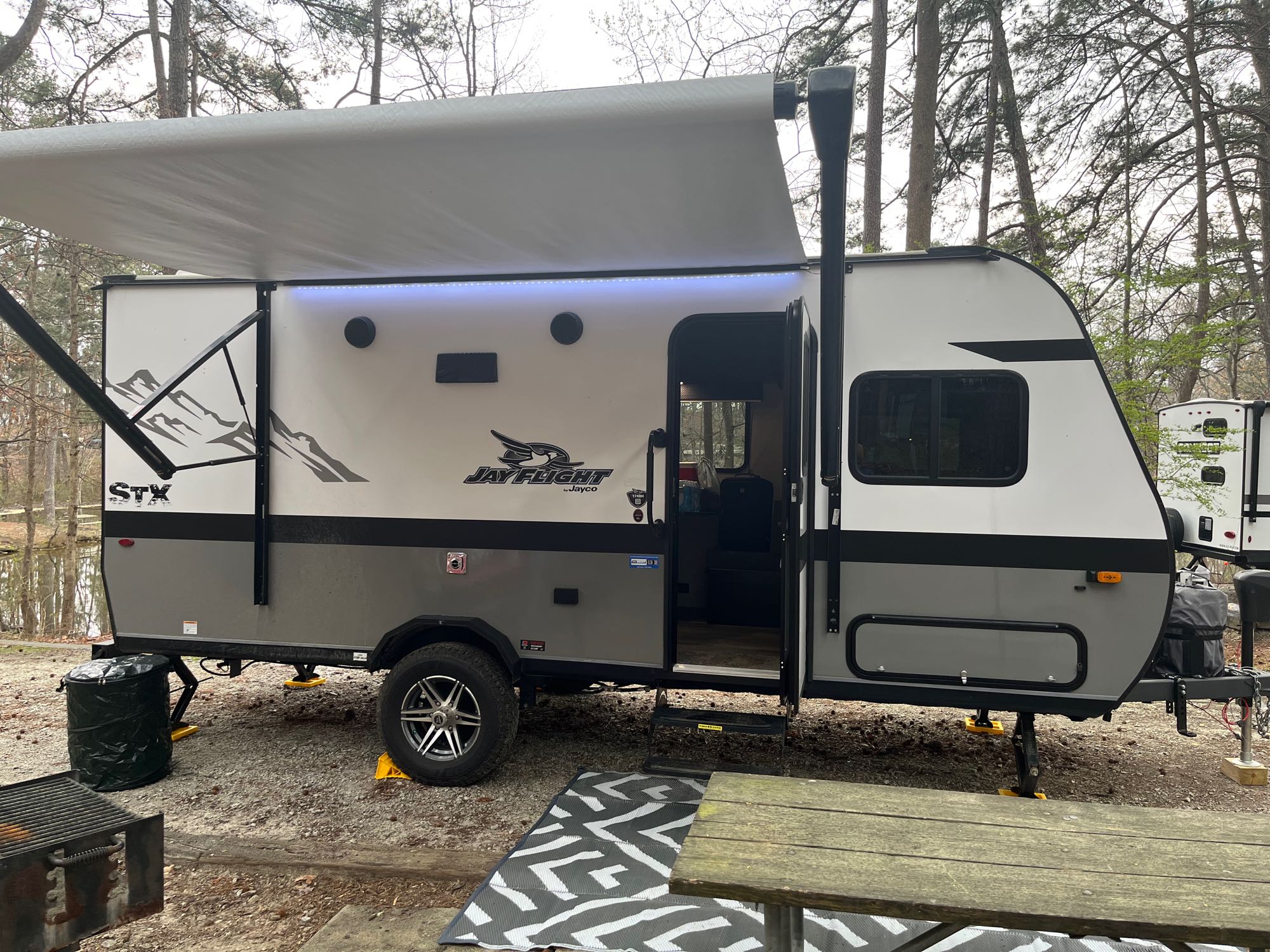 2022 Jayco Jay Flight SLX Pet Friendly