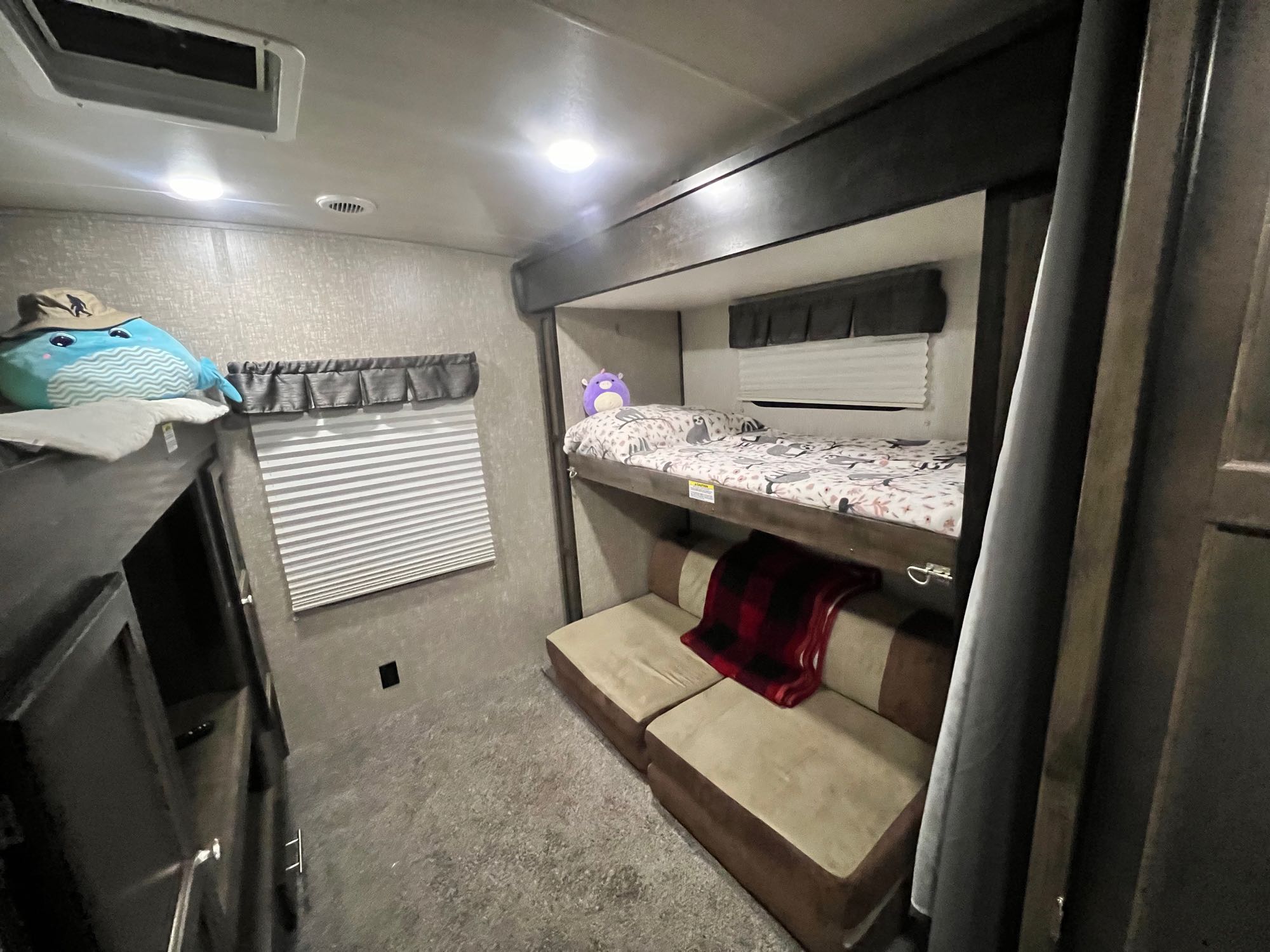3 beds within the slide out . Heartland RVs Mallard 2019