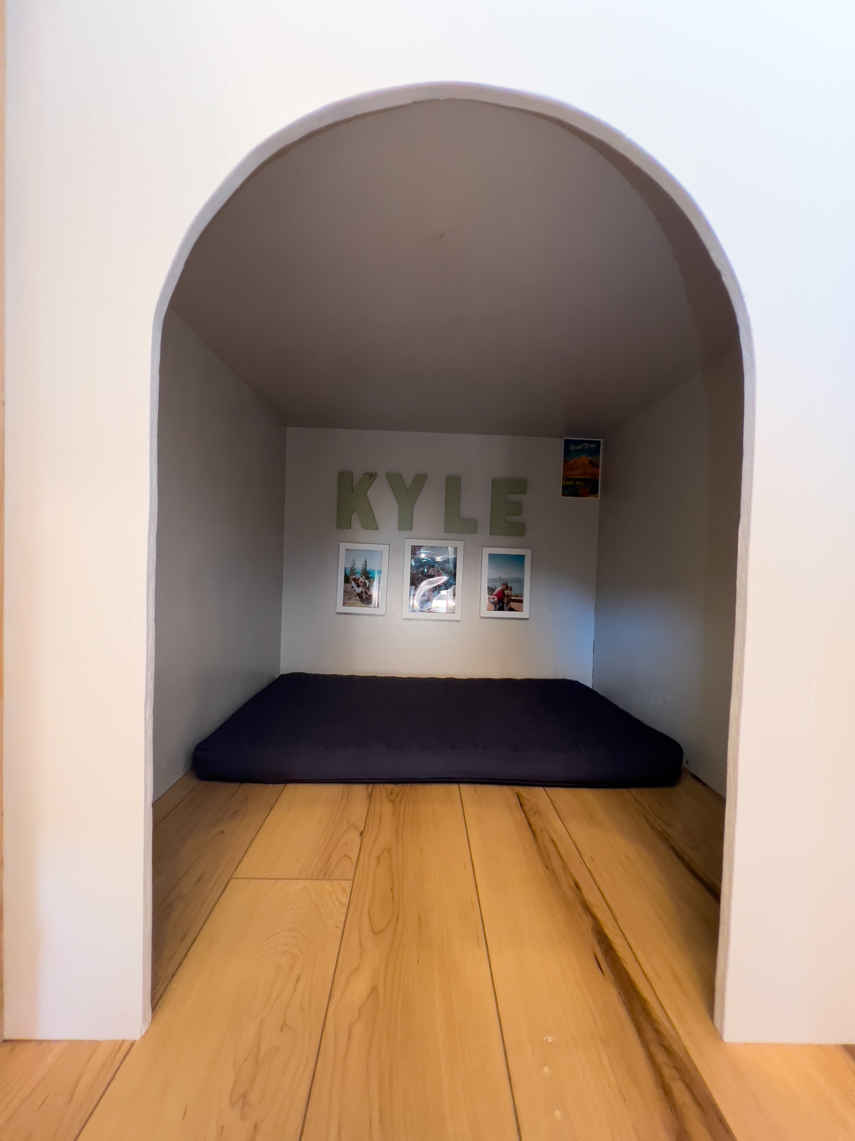 Dimensions of his room upon request. Kyle is a wooly Siberian Husky, weighing about 50lbs. This bed will be included.. Mercedes-Benz Sprinter 2021