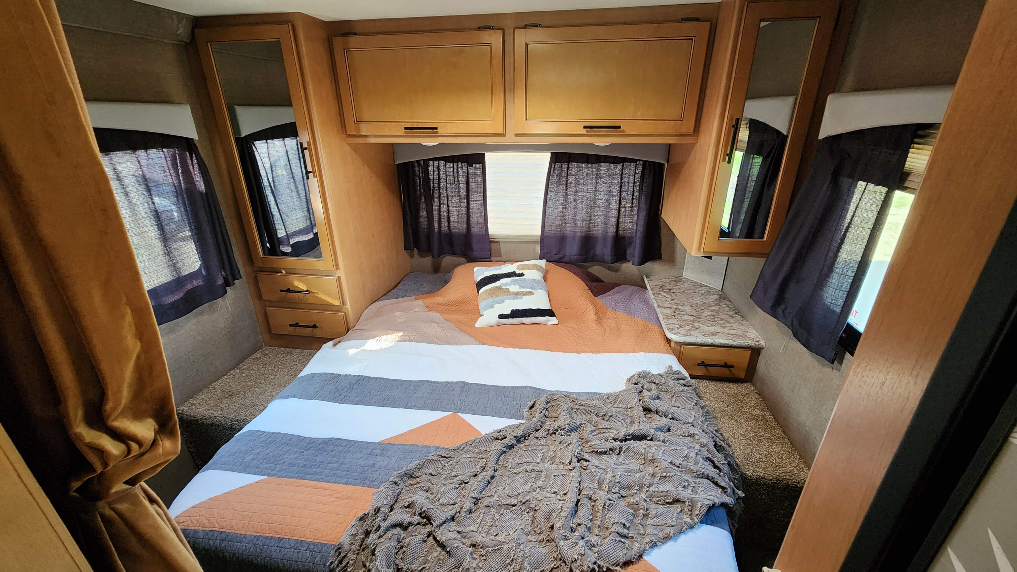 Main bedroom with queen bed, tv, two closets, storage, outlets, fan.. Thor Chateau 2018