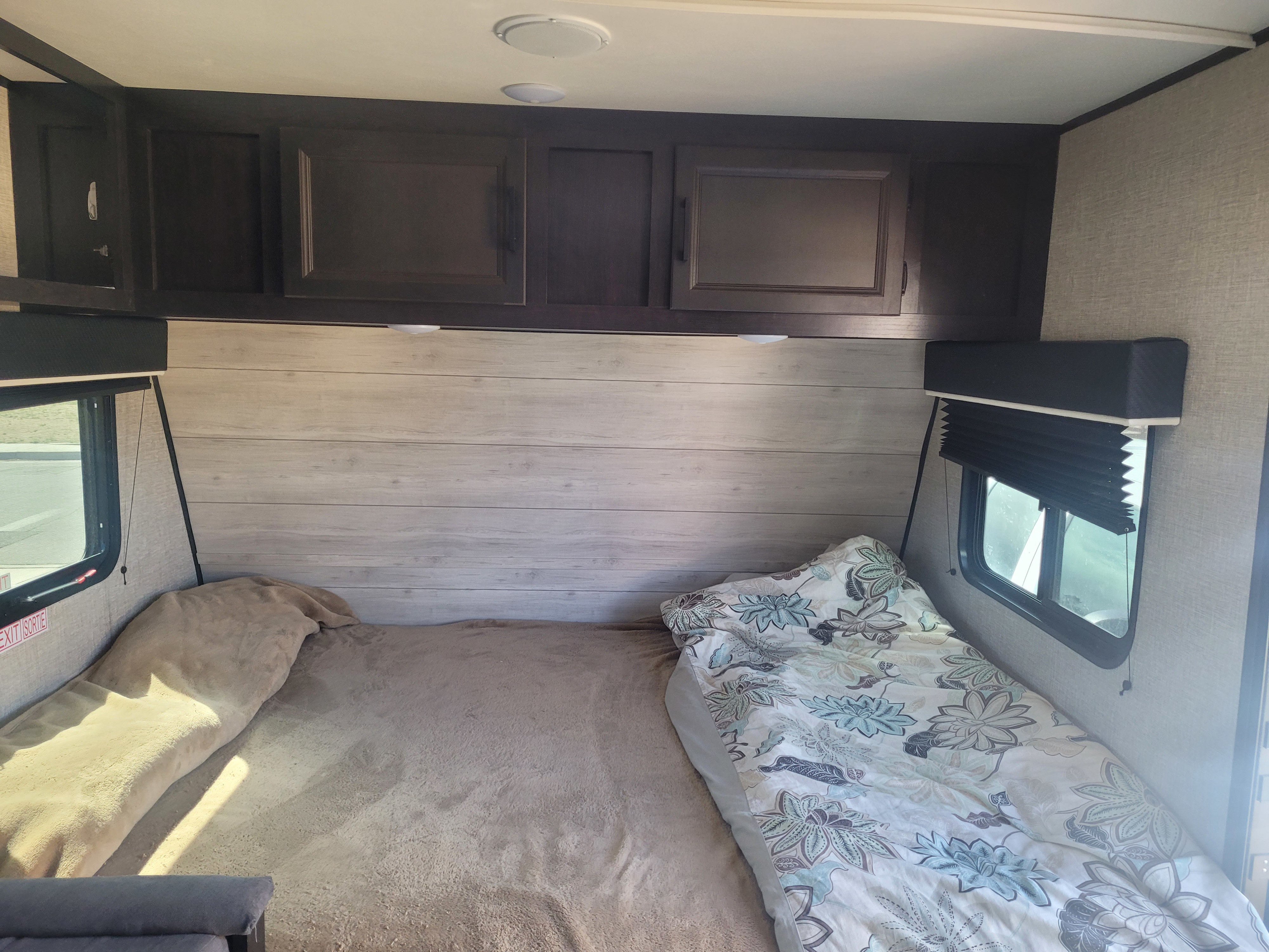 Queen bed. Jayco Jay Flight SLX Baja Edition 2021