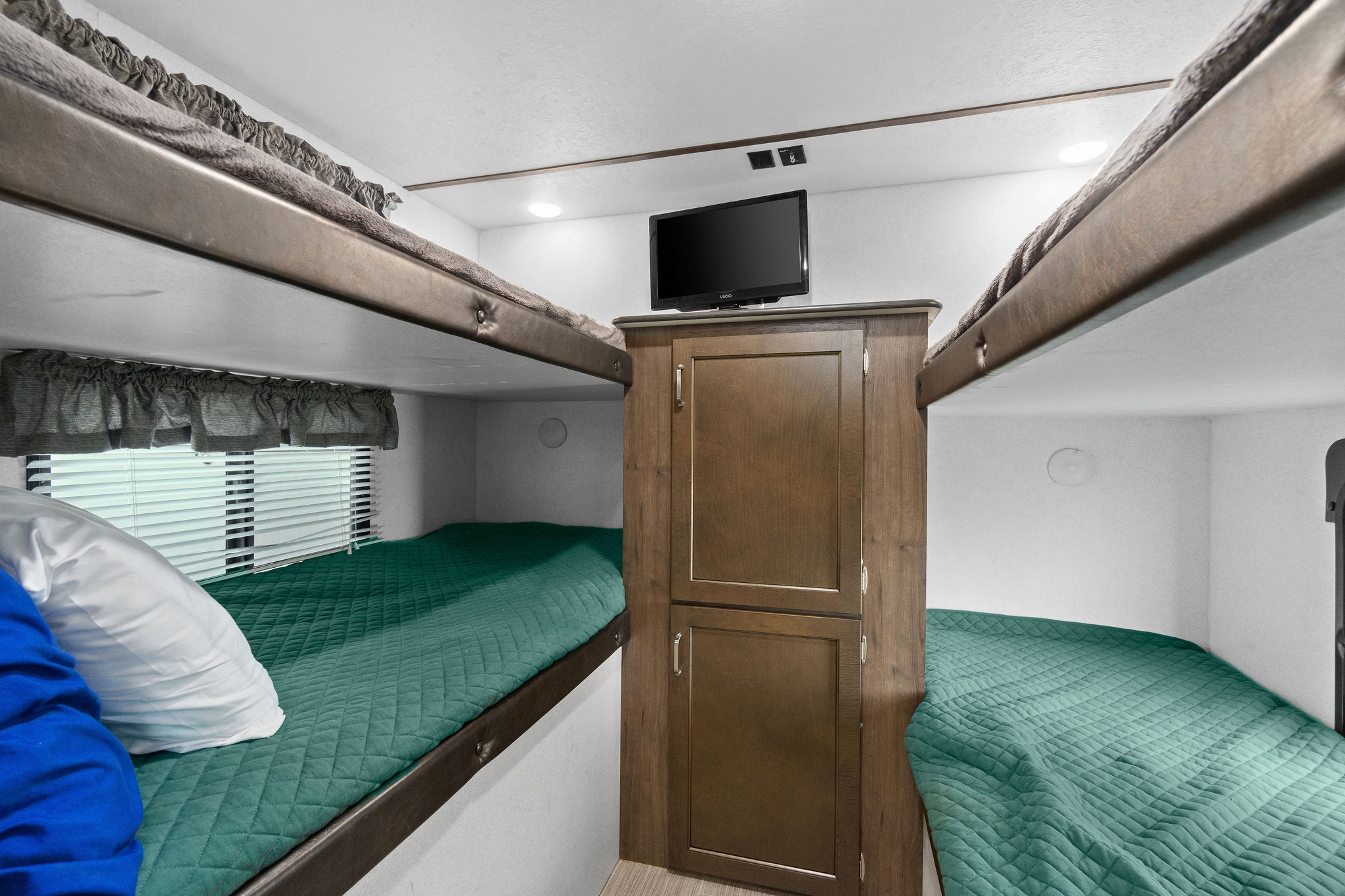 Bunk room
4 singles. Keystone RV Passport Grand Touring 2020