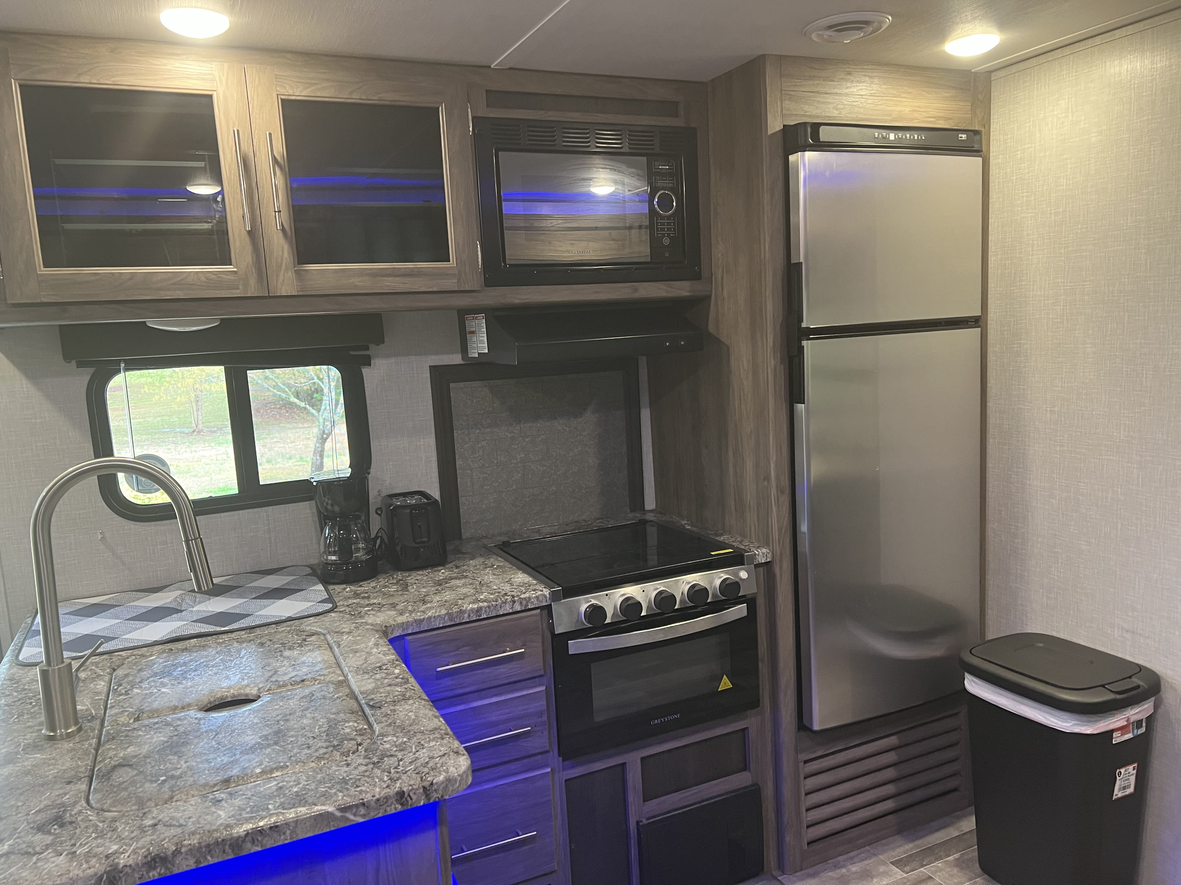 Travel trailer RV Rental 