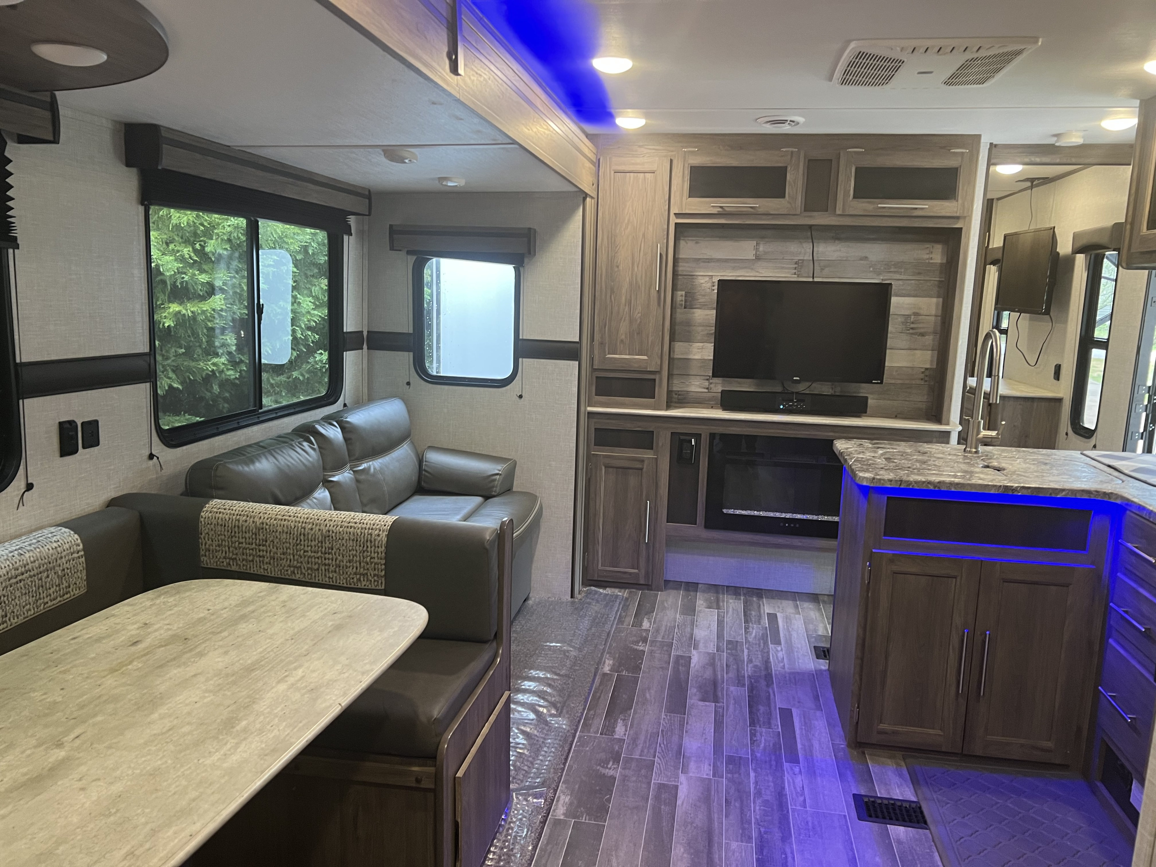 Travel trailer RV Rental 