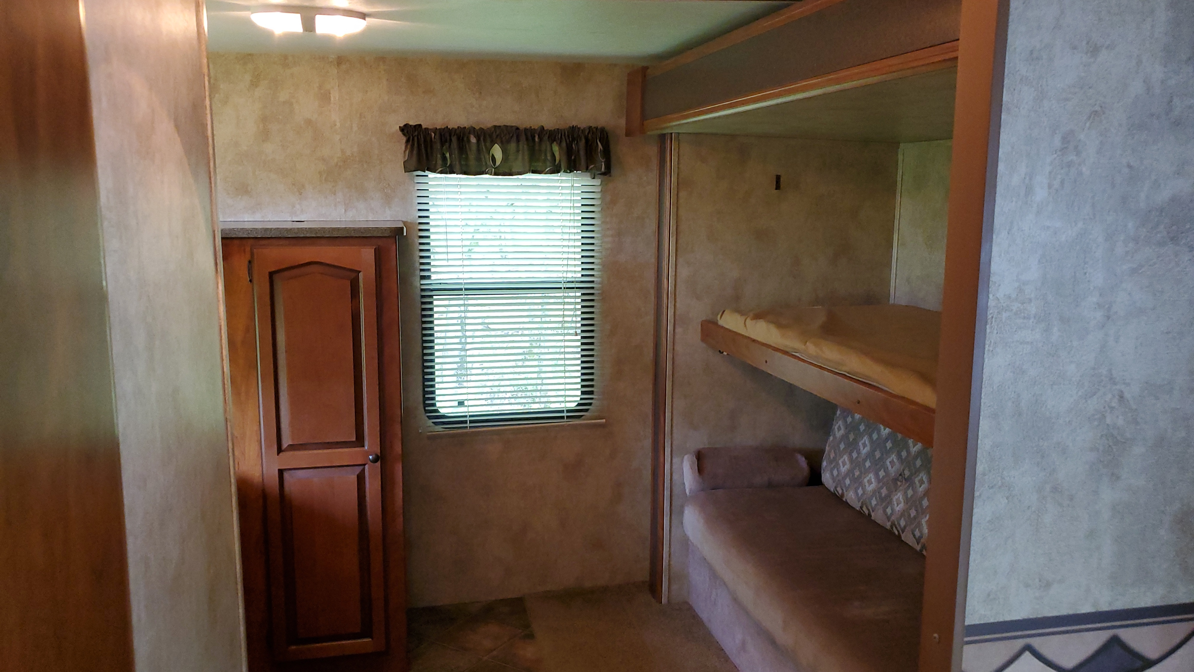 Keystone RV Passport Ultra Lite 2012