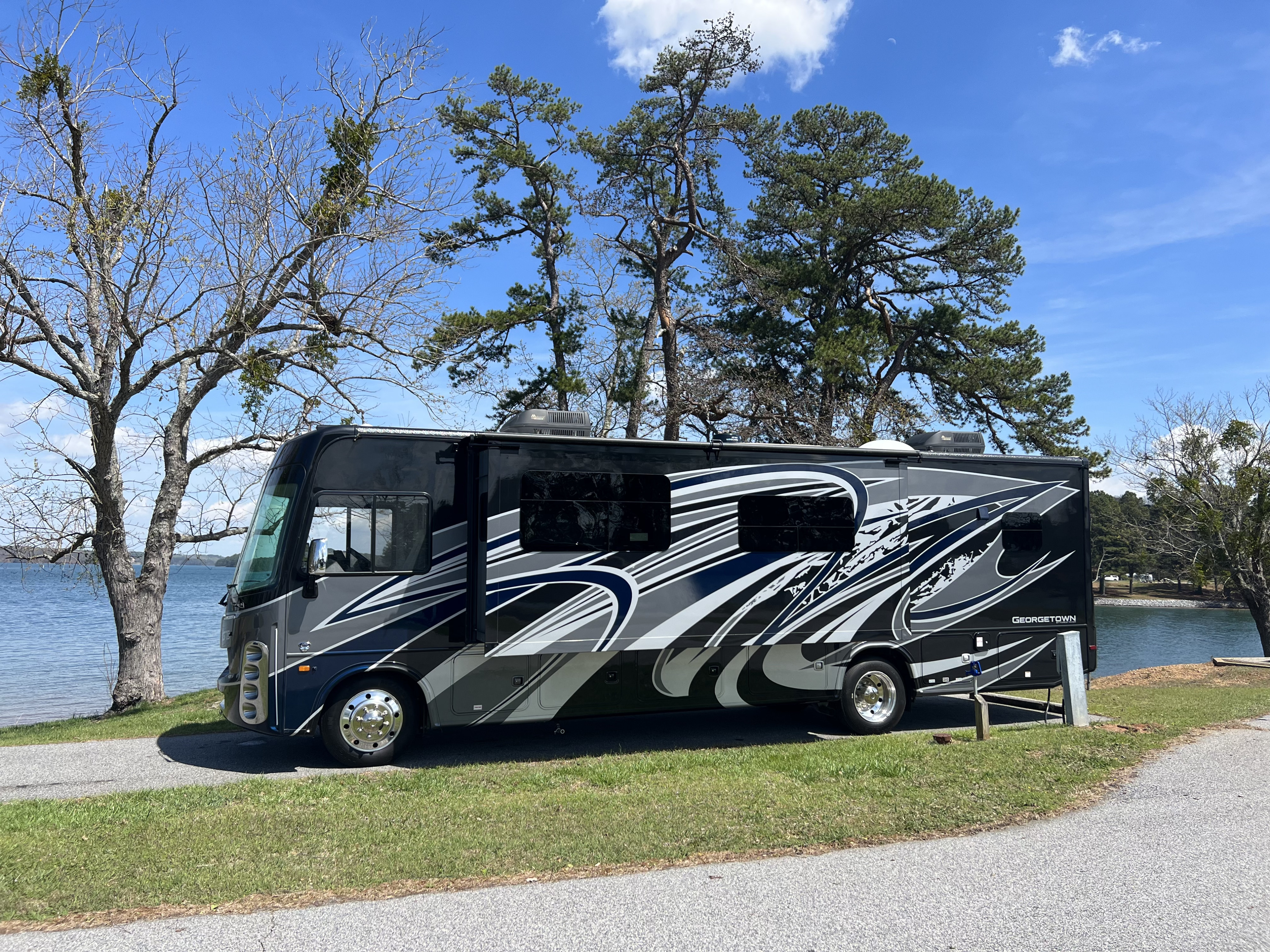 Brand New! 2022 Georgetown GT5, Vince.