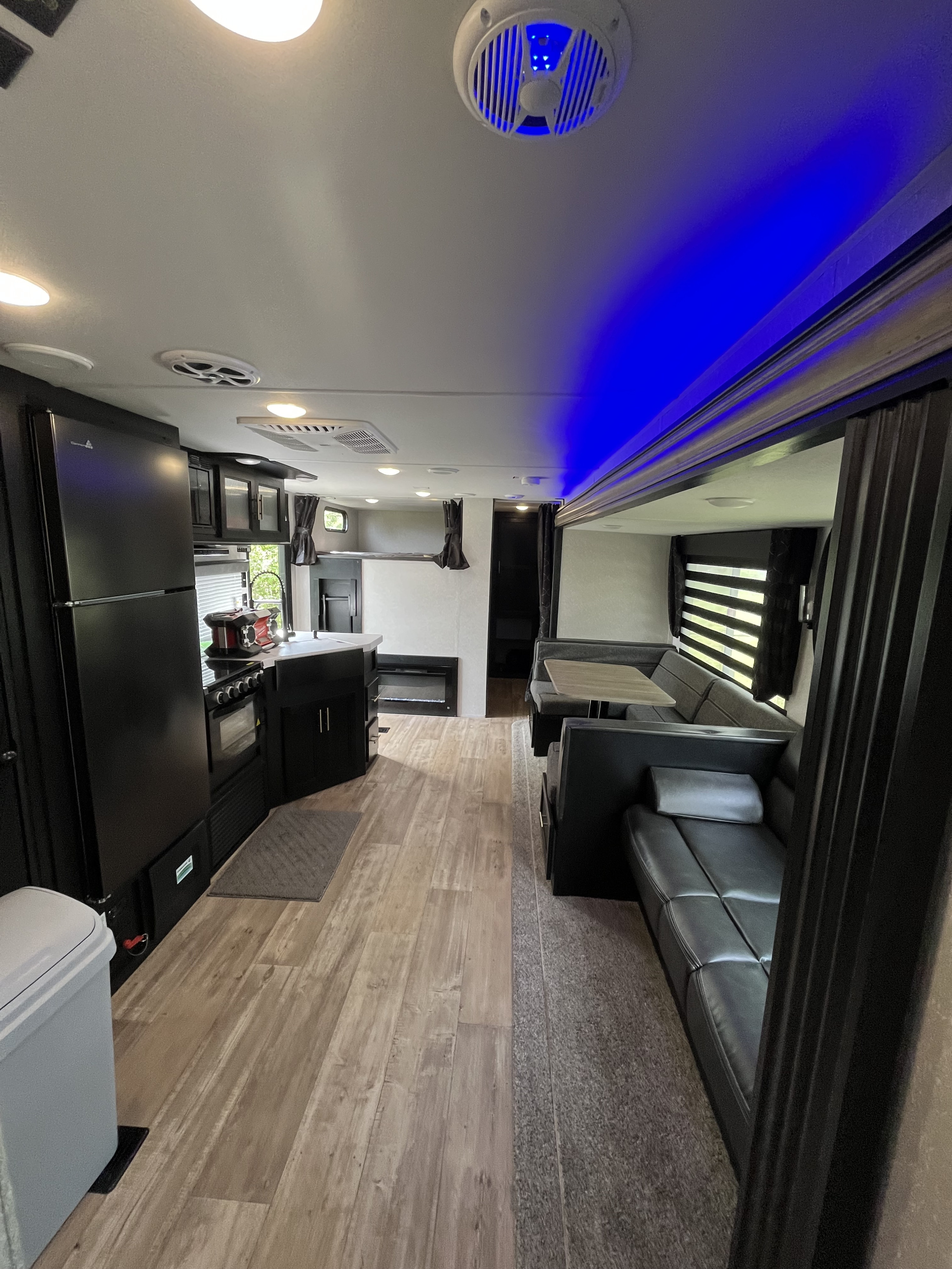 Travel trailer RV Rental 