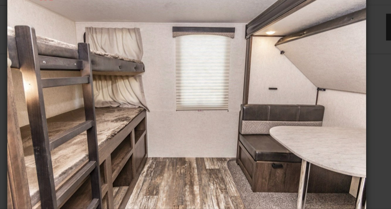 Rear dining and bunk bed area . Starcraft Launch Outfitter 2019