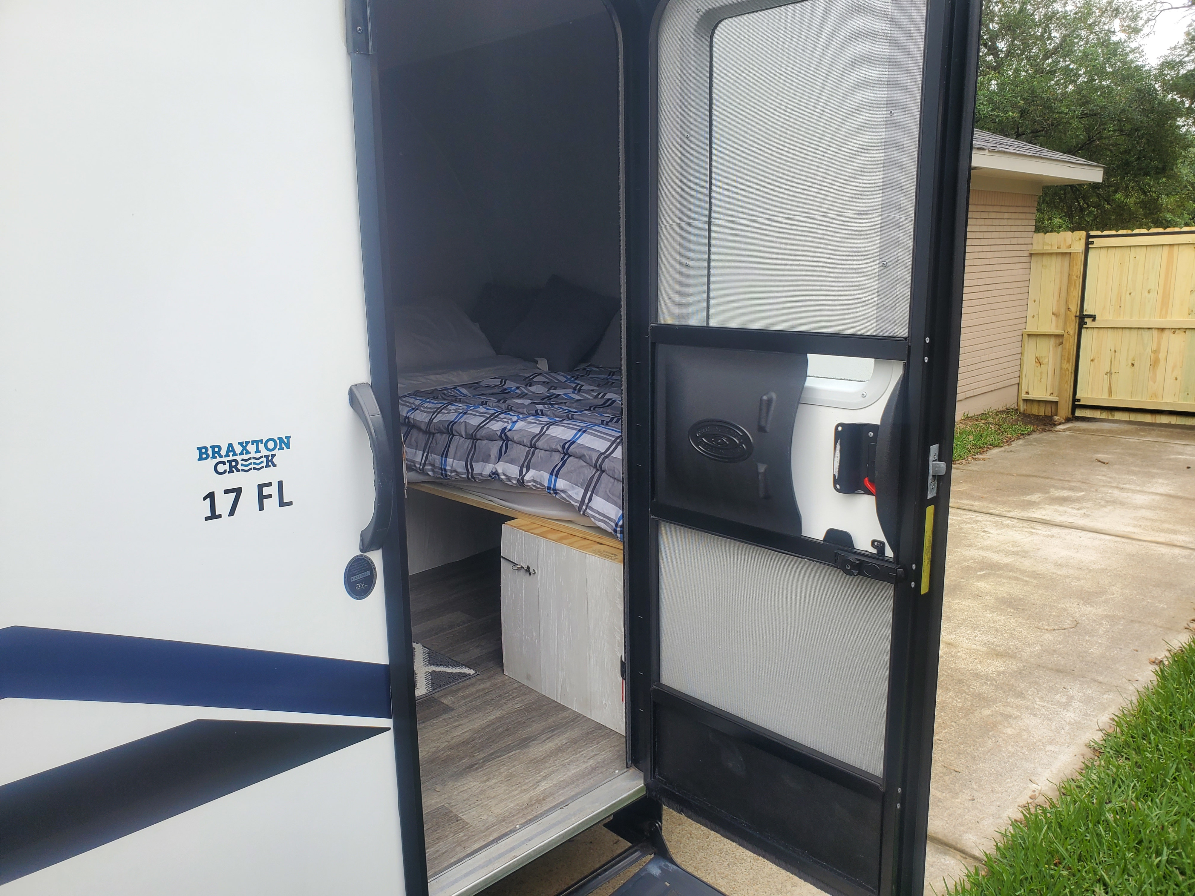 Travel trailer RV Rental 