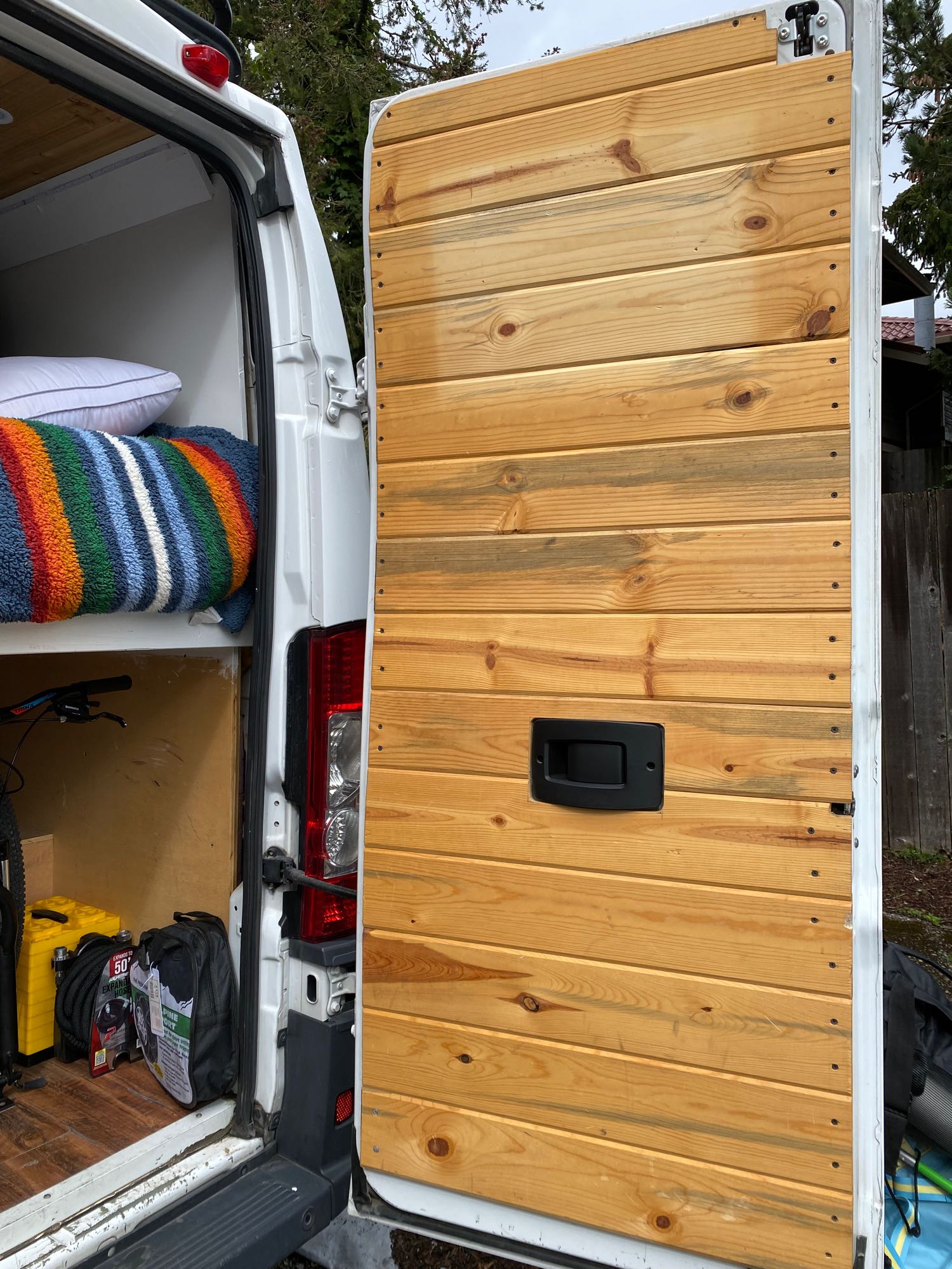 Storage . Dodge Ram Promaster 3500 2014