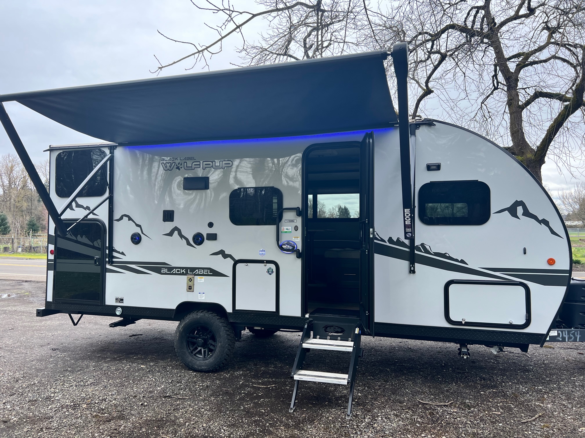 ★24-25FW新作★threetimes★Puppy bolero 2023 Cherokee Pup Black label #3 17jgbl Travel trailer