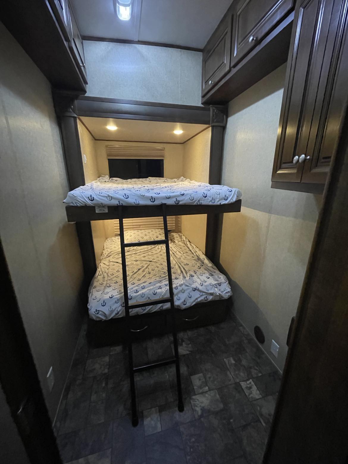 Bunks. Forest River Coachmen Chaparral 2015