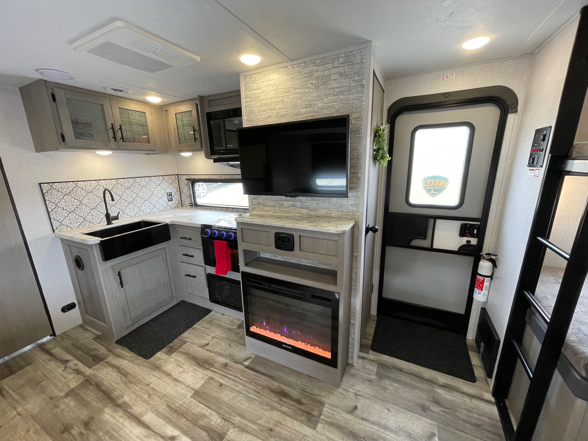 Coleman Bunkhouse with *Fireplace*
