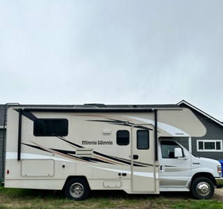 2017 Winnebago Minnie Winnie Travel Buddy