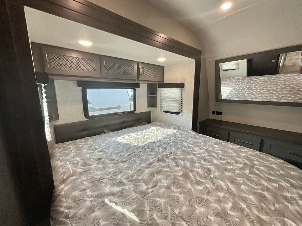 Grand Design Momentum 2021