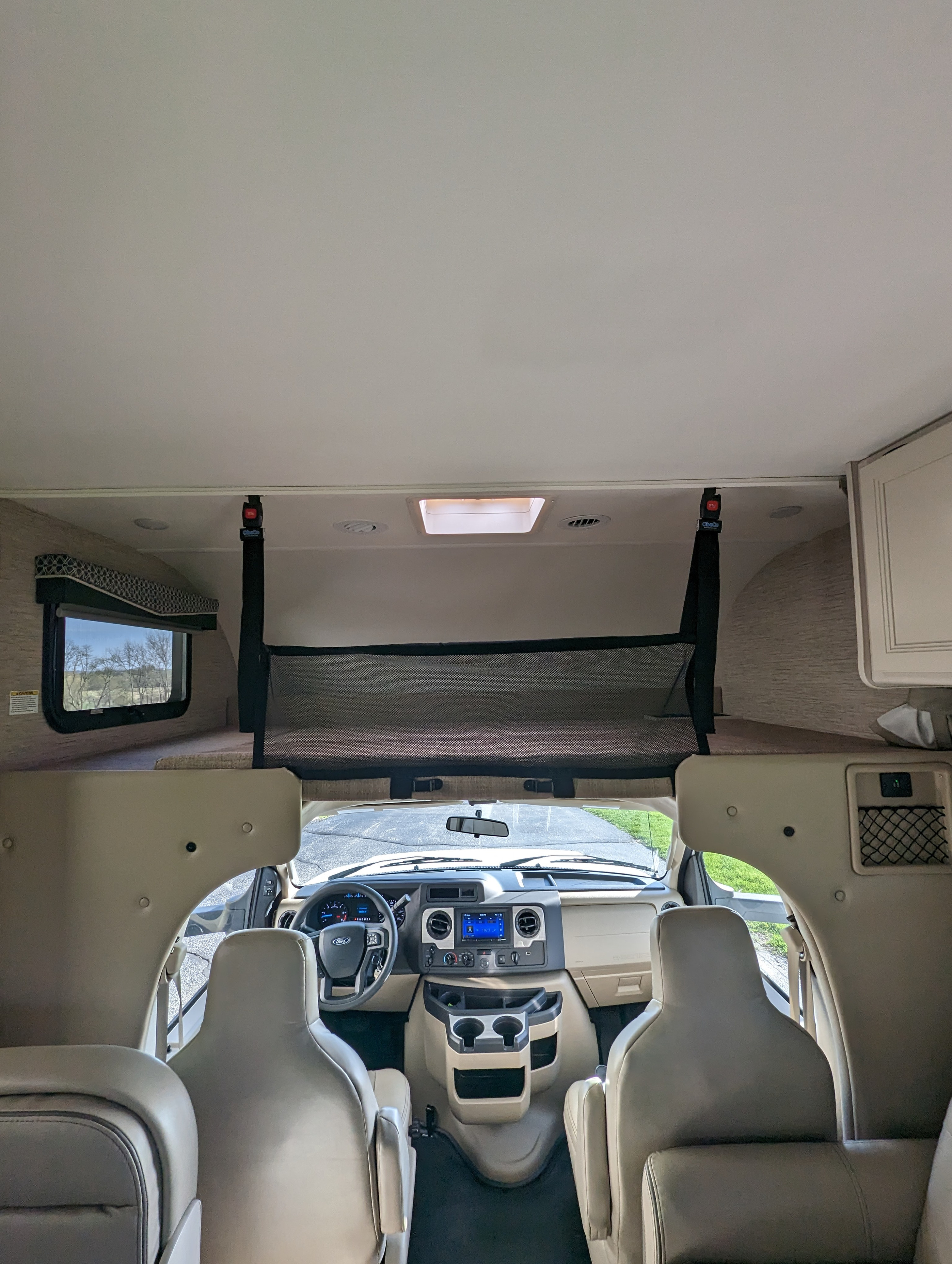 Overcab bunk, a favorite with the kids.. Thor Four Winds 2023