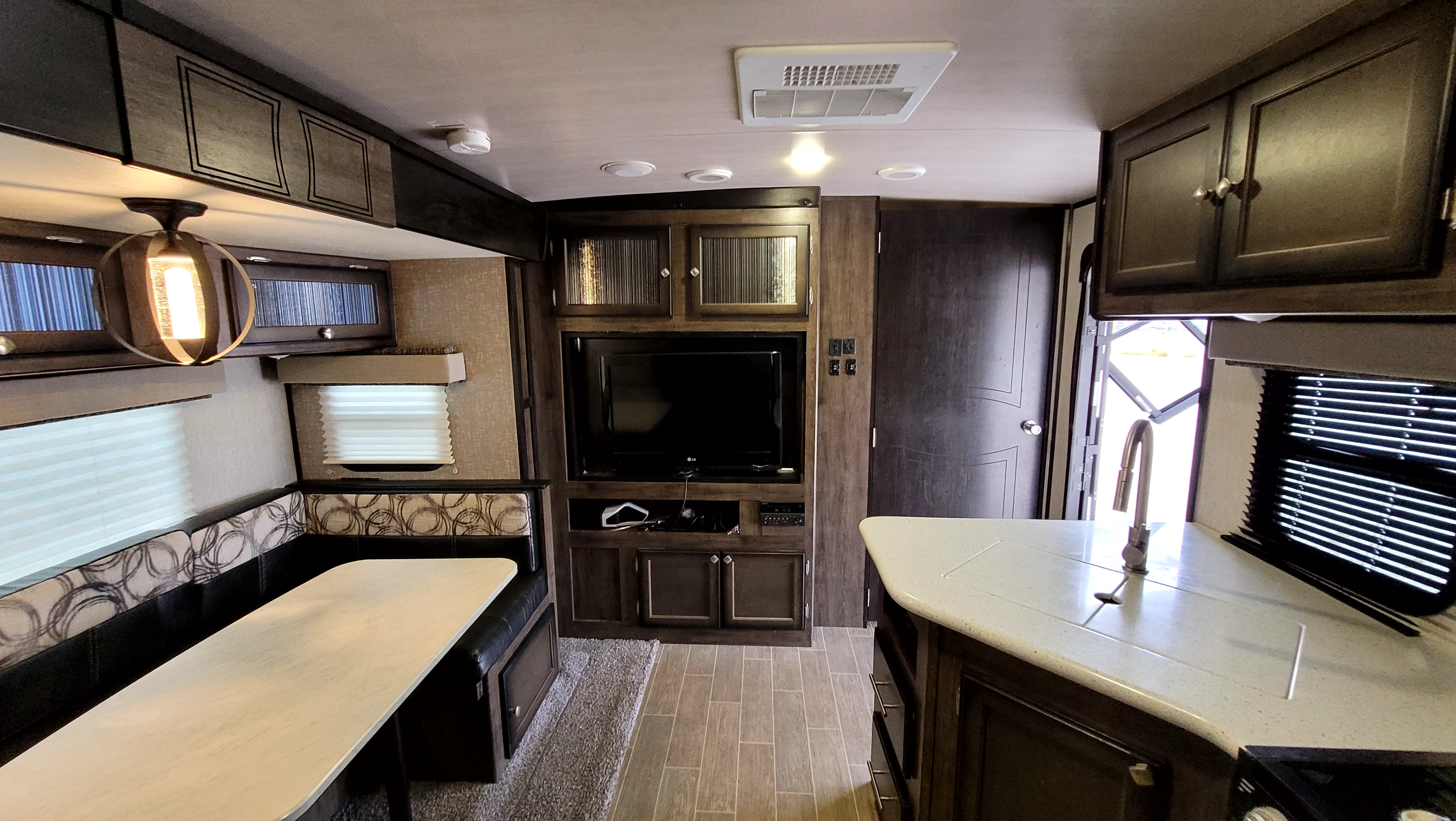 Travel trailer RV Rental 