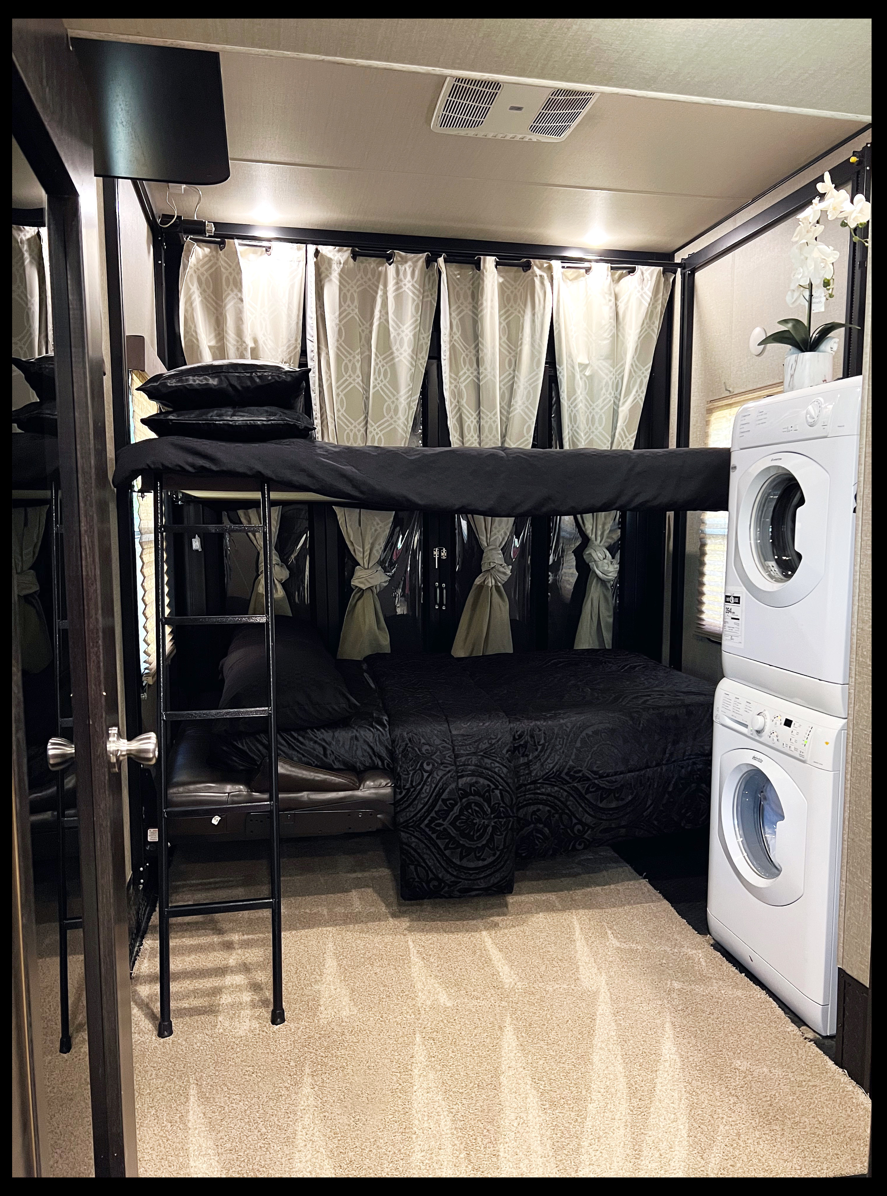 Toy hauler RV Rental 