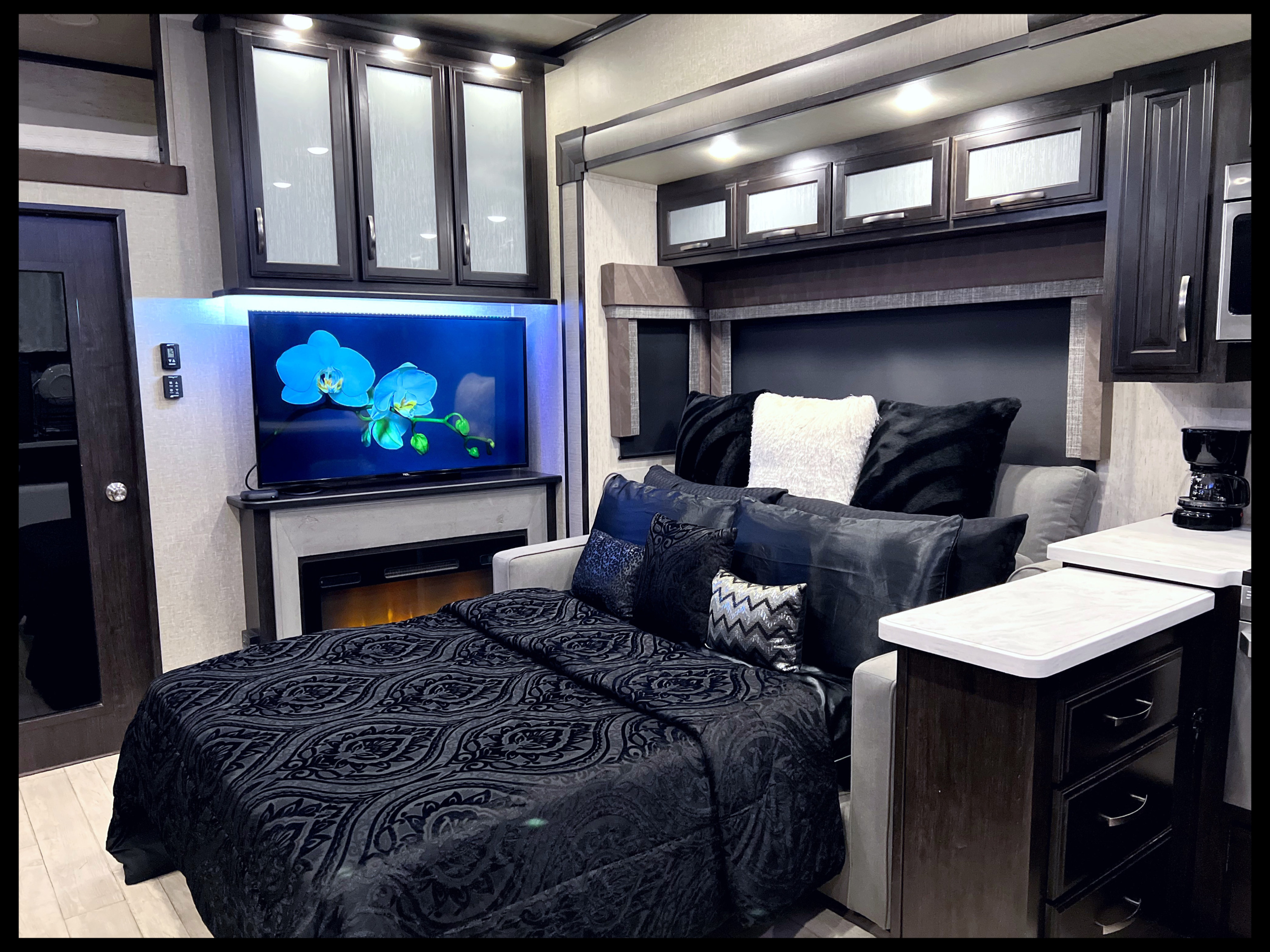 Toy hauler RV Rental 