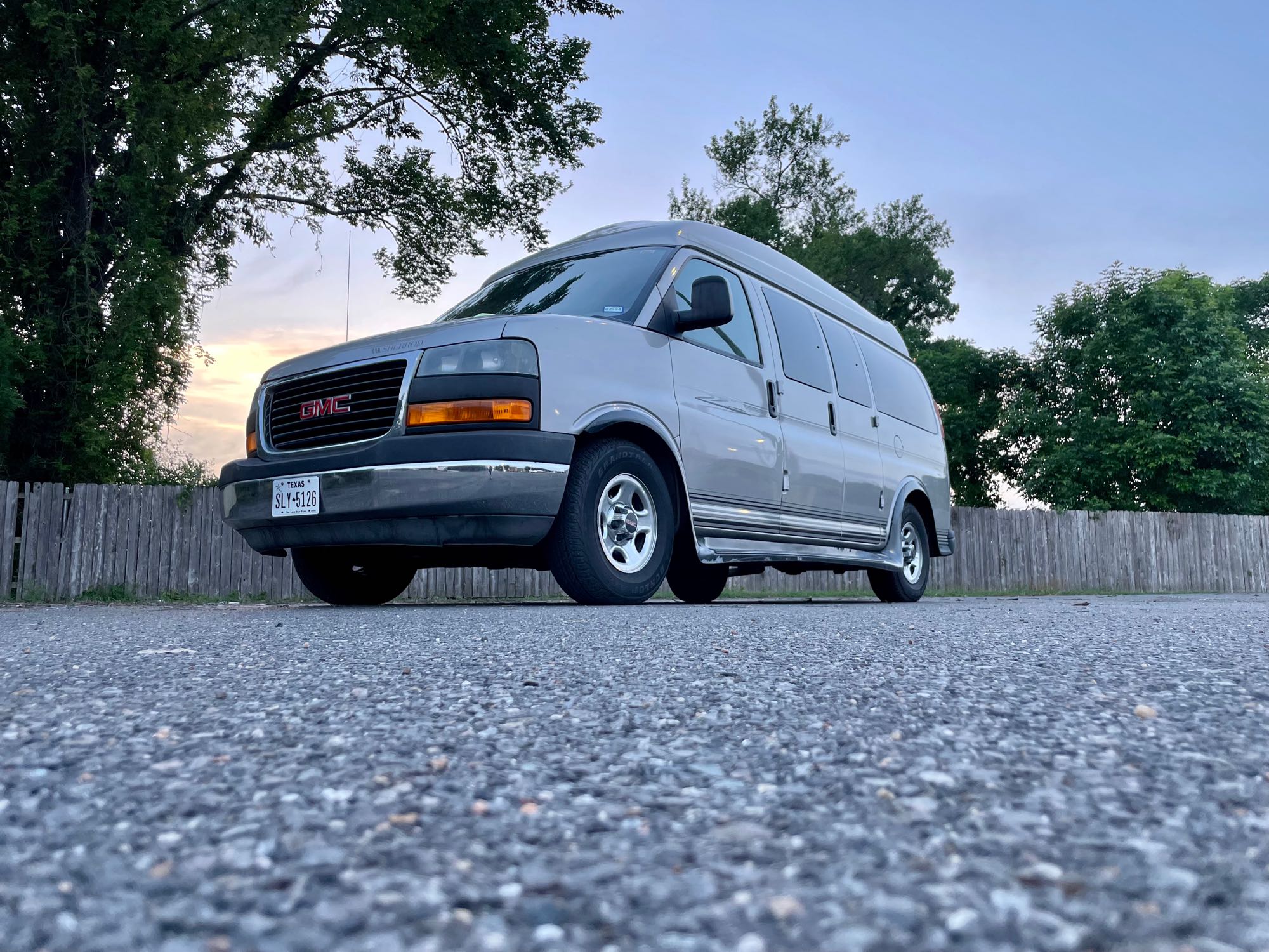 2005 Gmc Savanna C1500 Camper van Rental in Nacogdoches, TX - Main Image