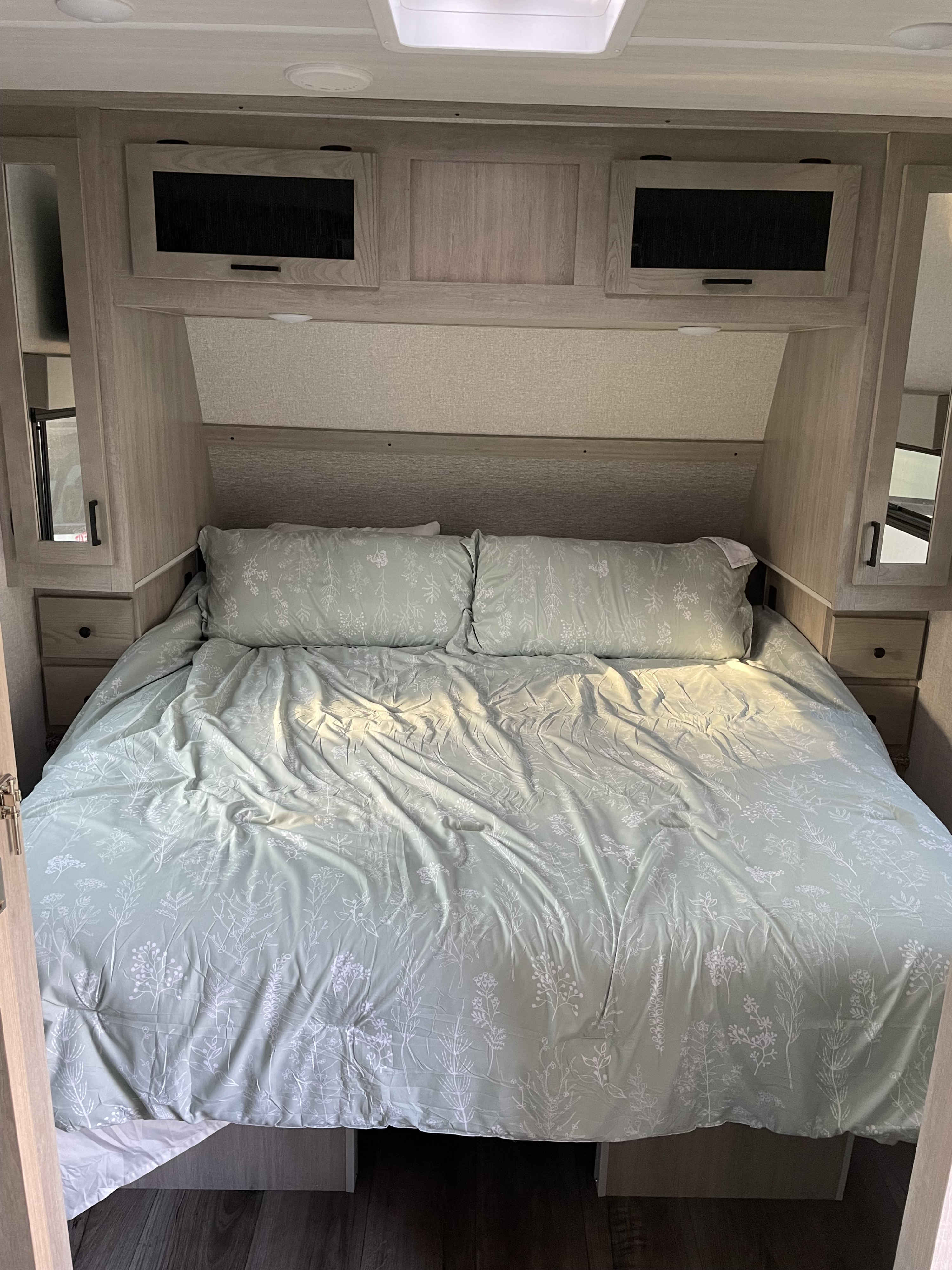 Master front bedroom that has a King size bed, Tv and sliding doors for privacy . East to West Alta 2023