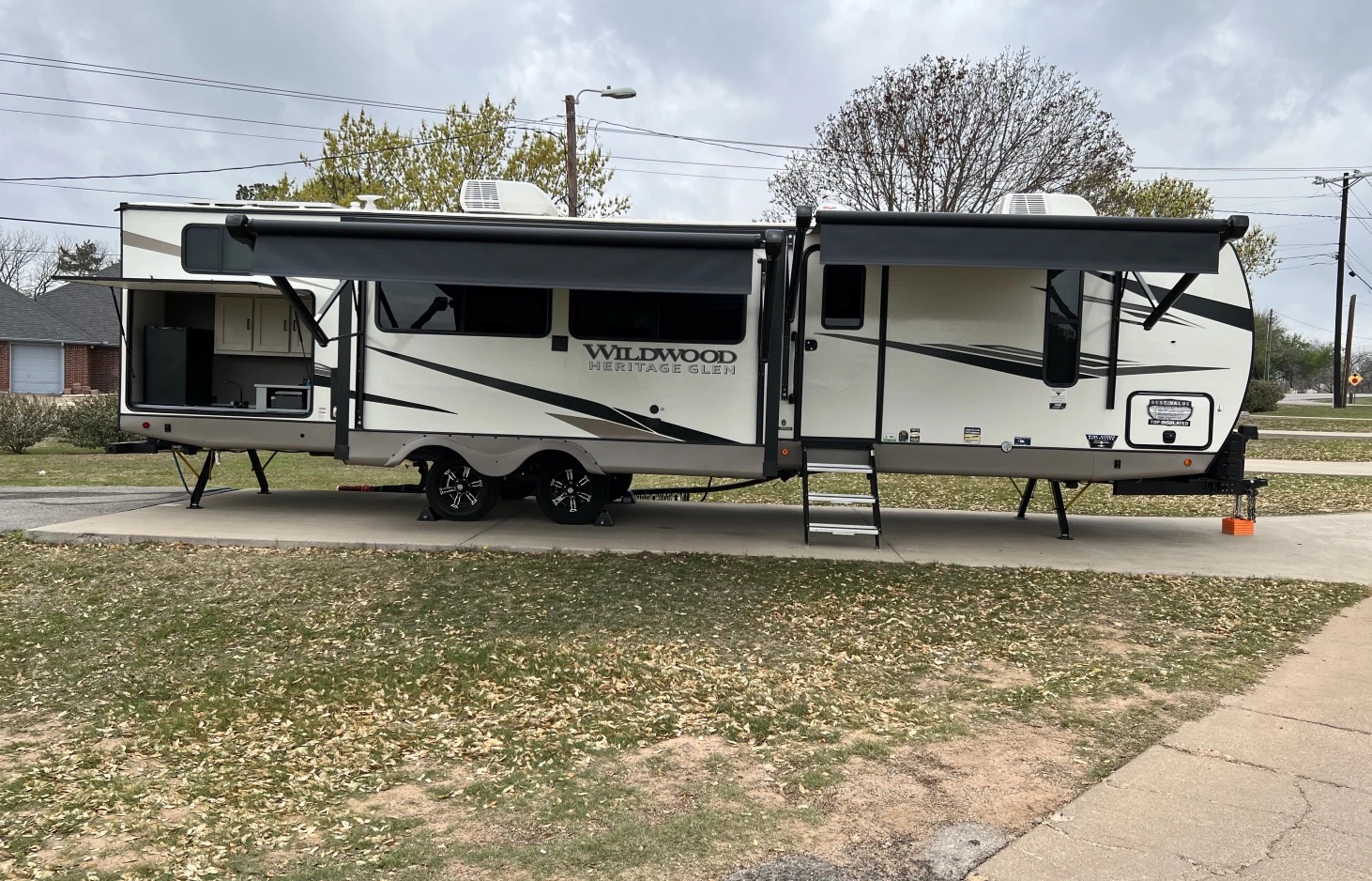 2017 Coachmen Brookstone 395rl Fifth wheel Rental in Red Oak TX