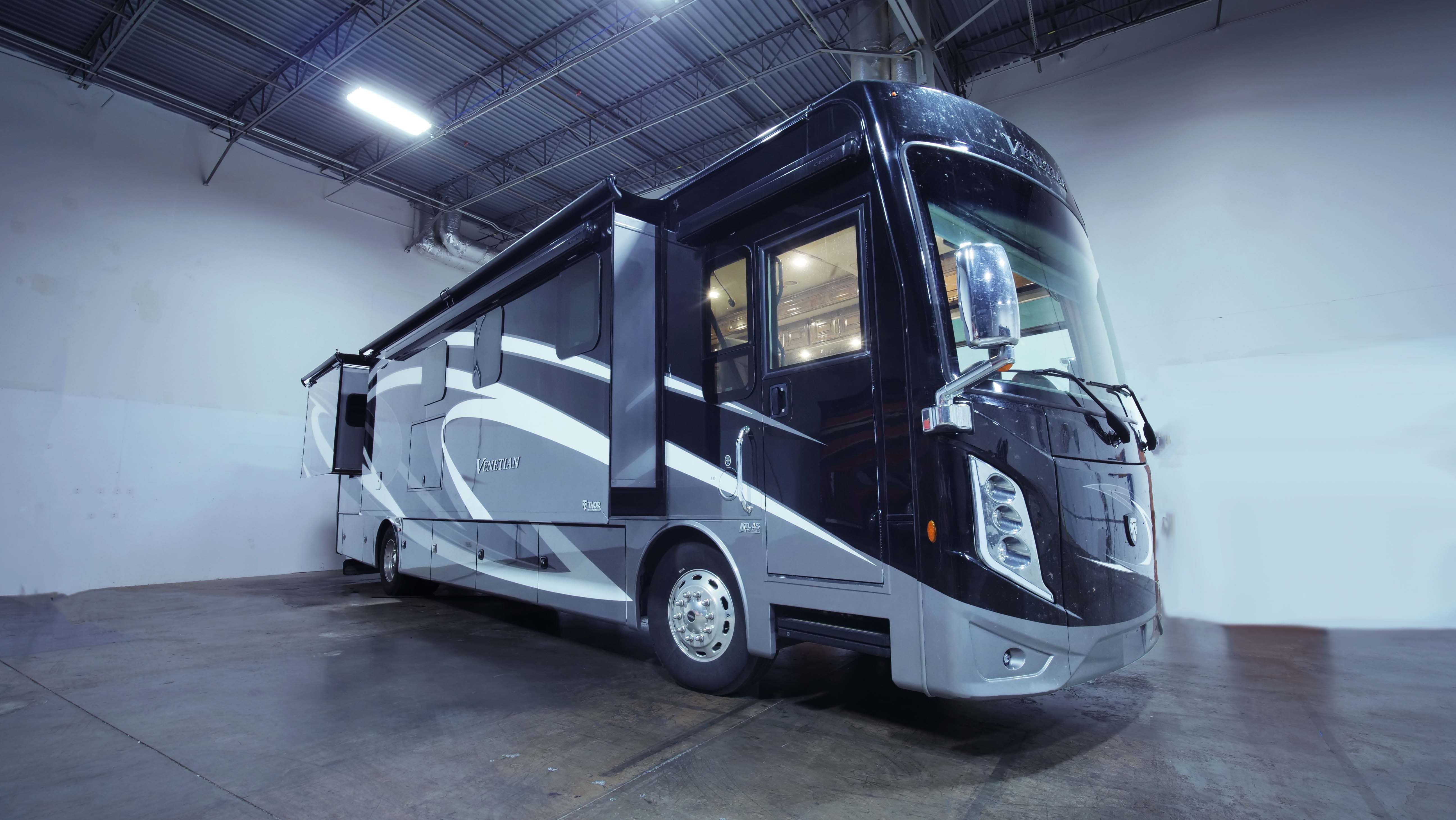 2020 Thor Motor Coach Venetian