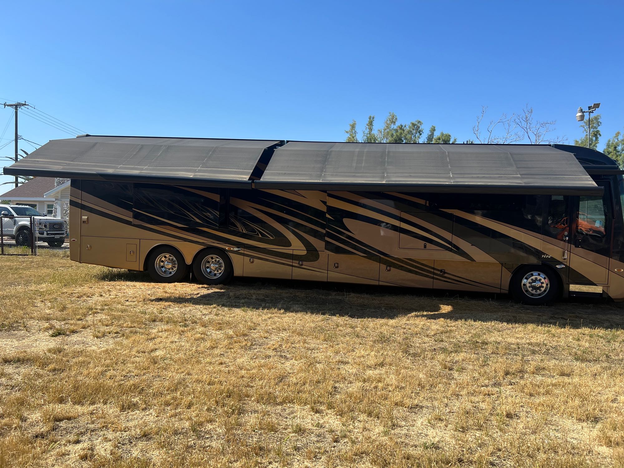 Luxurious Entegra Aspire w/Bunk Beds