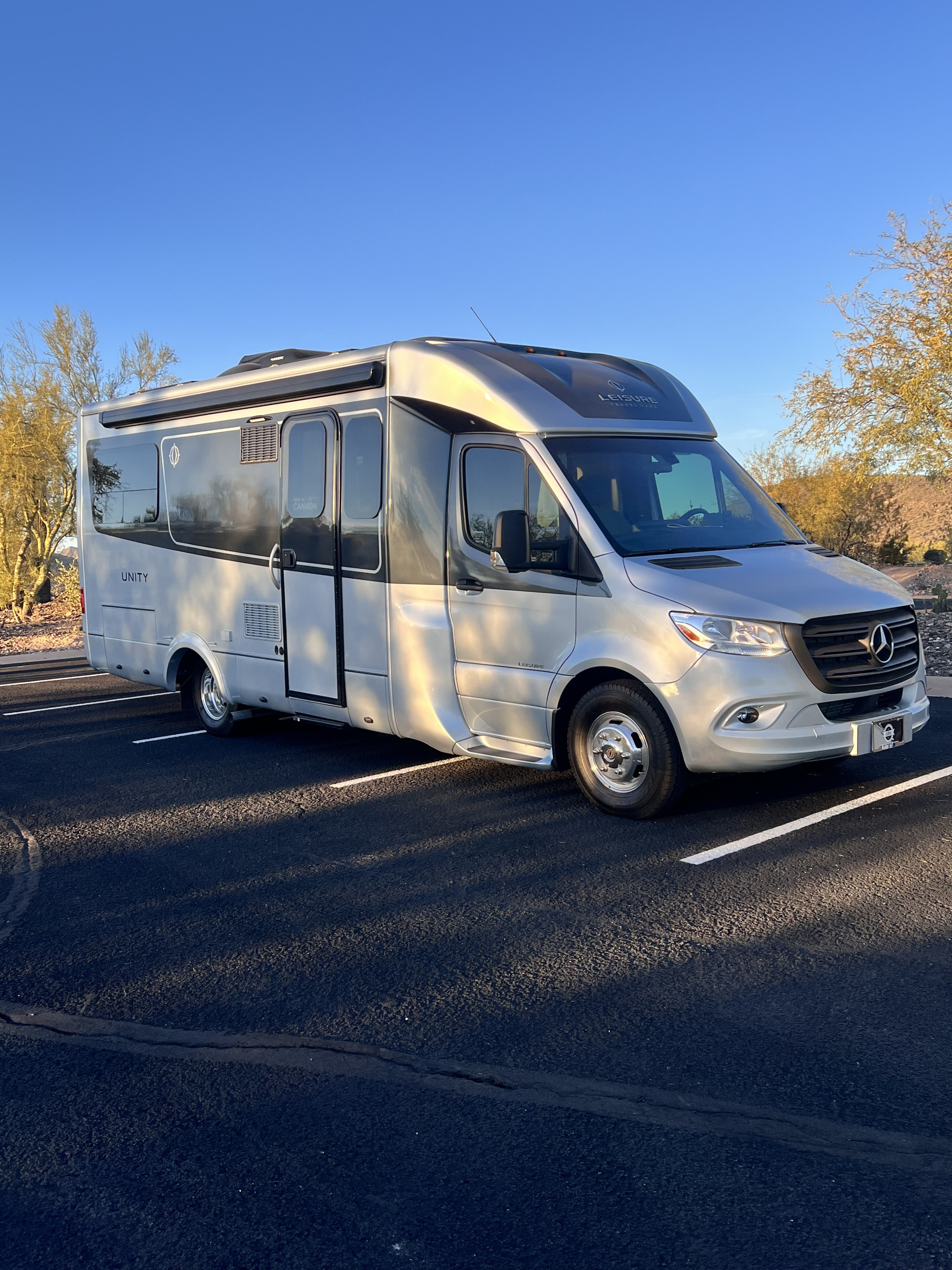 Leisure Travel Van 2019 Unity Corner Bed Twin Bed Unity Murphy Bed