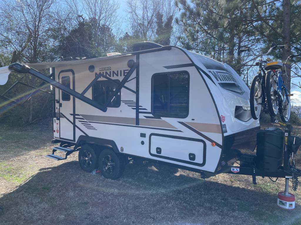 2021 20' Winnebago Minnie Winnie 1708FB Winnebago luxury in a compact size!