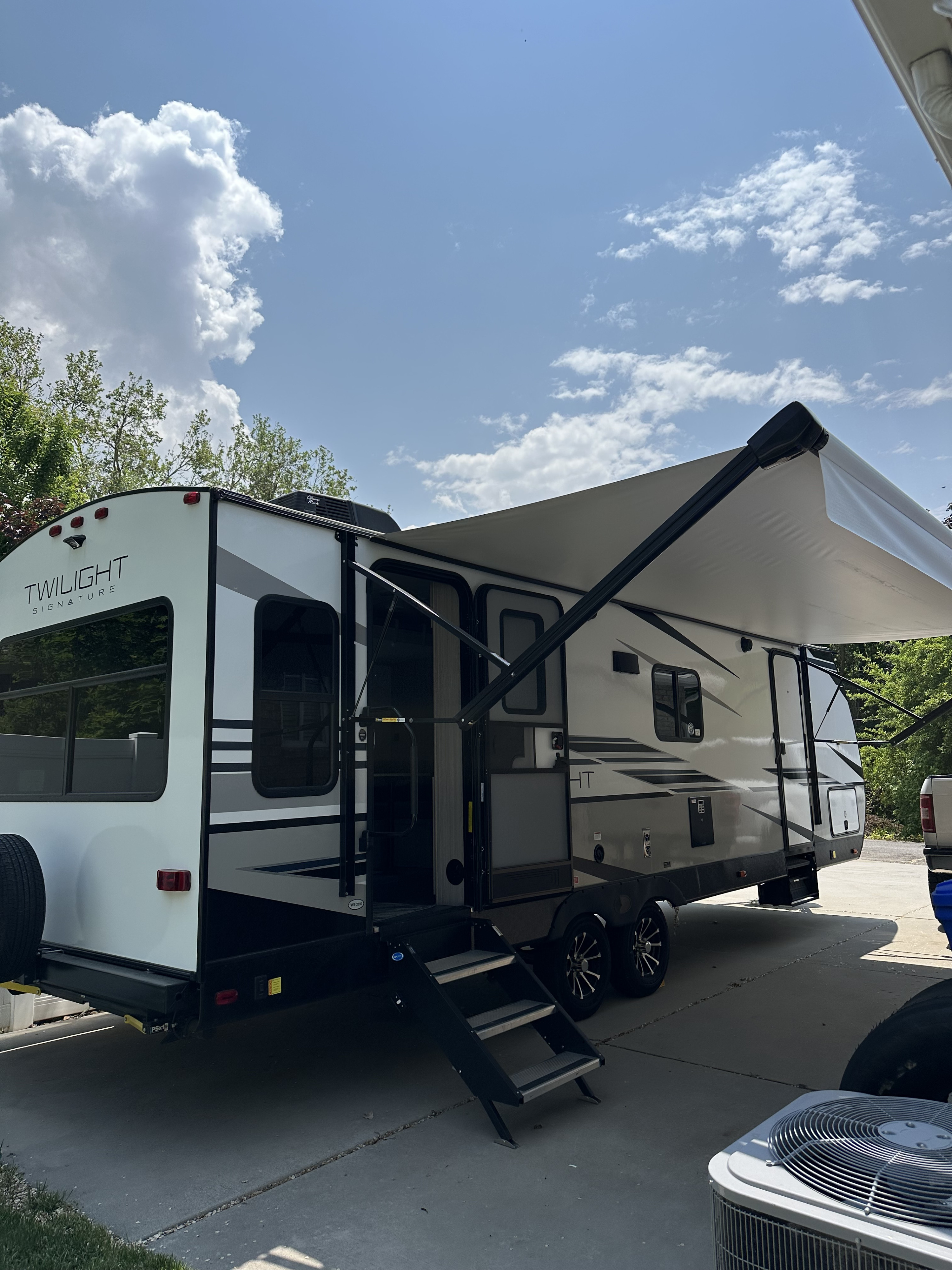 2022 Twilight RVS Signature