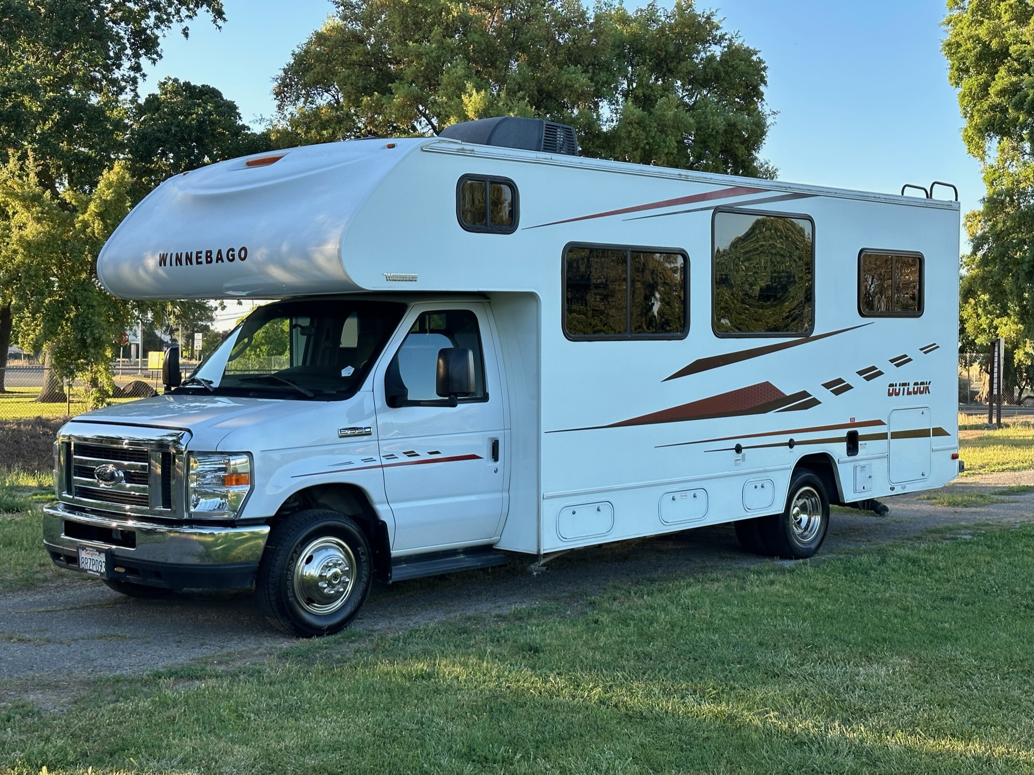 2019 Winnebago Outlook 25J