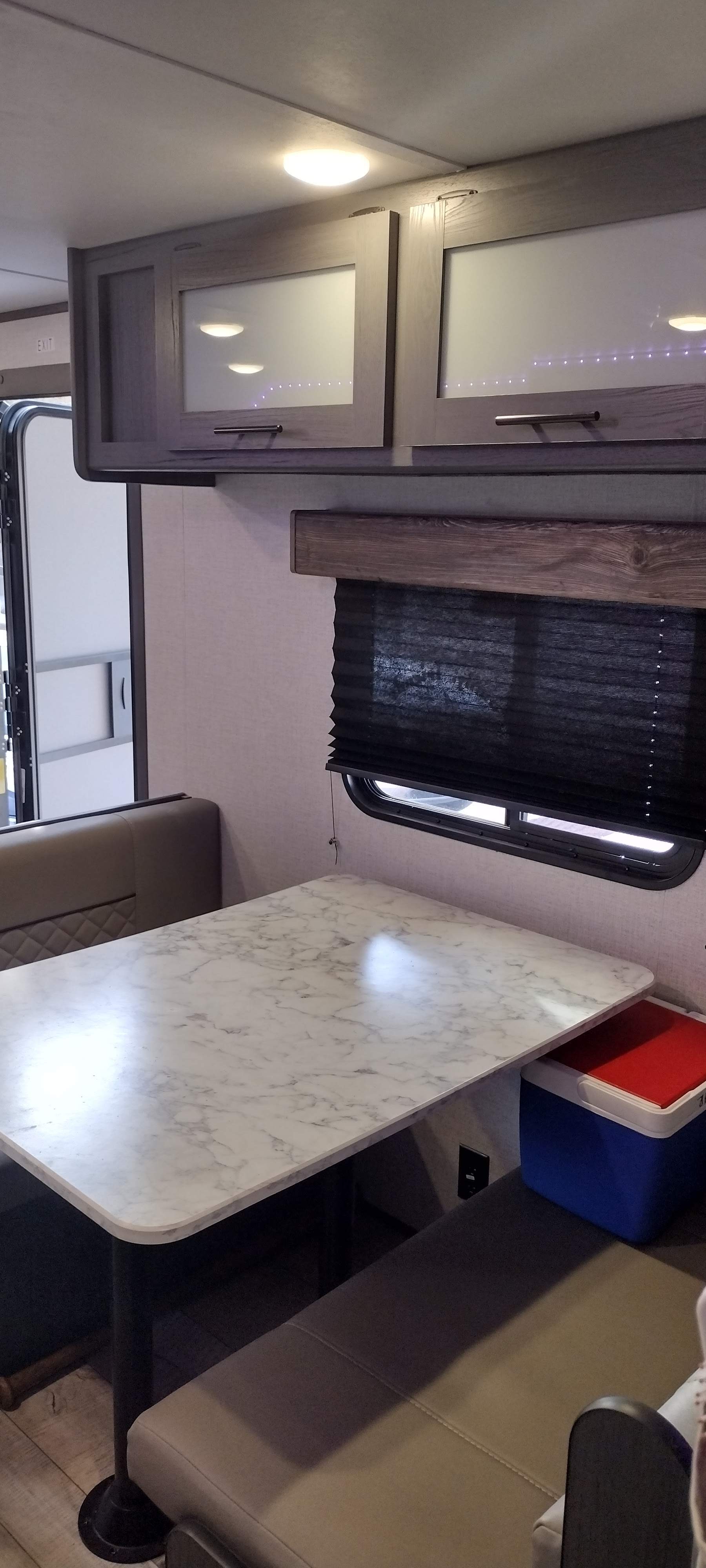 Seats 4 for dining or conversation to twin bed. Aspen Trail LE 2022