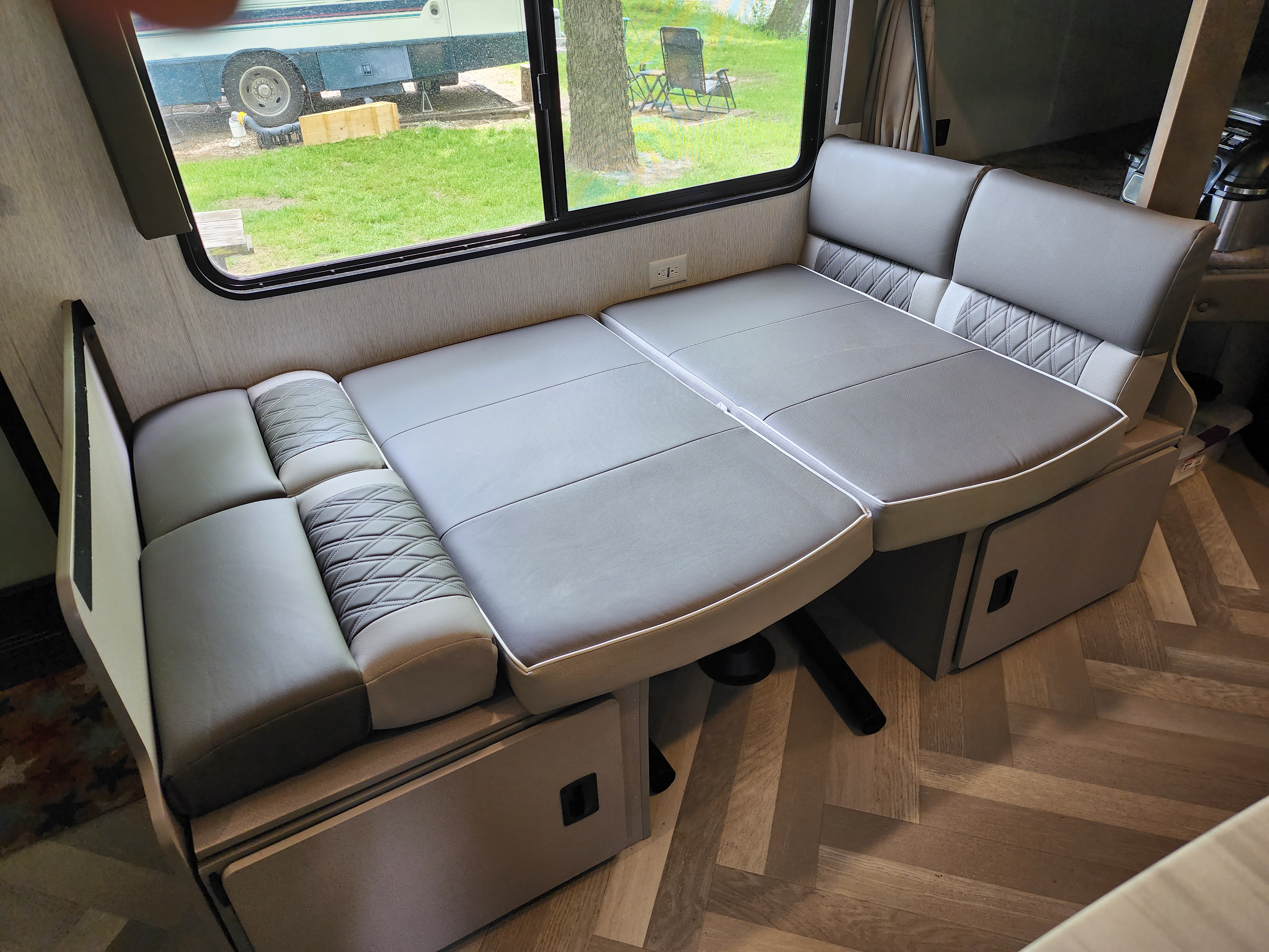 The dinette drops down into a bed too. . Forest River Salem Cruise Lite 2022