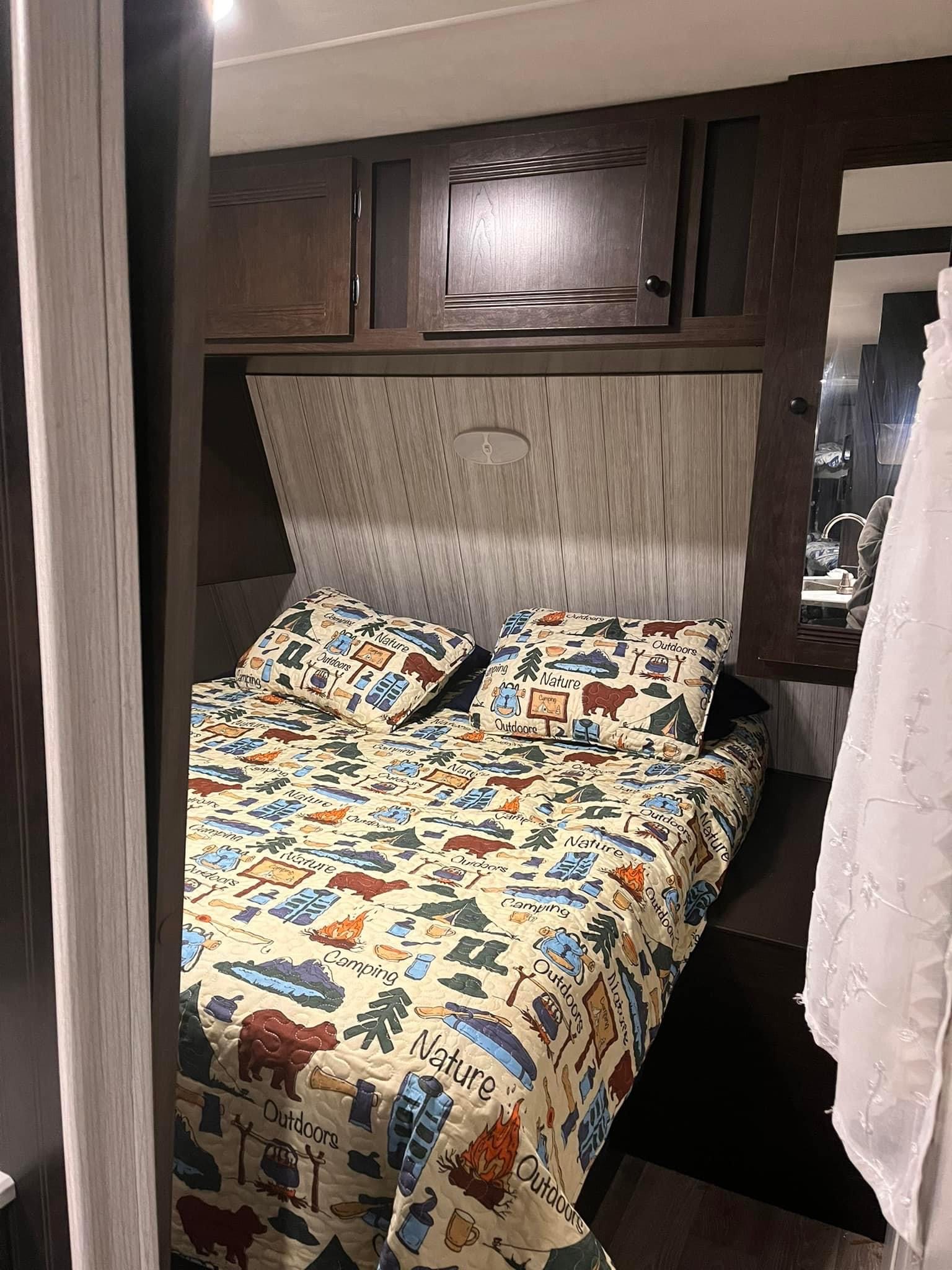 Heartland RVs Pioneer 2021