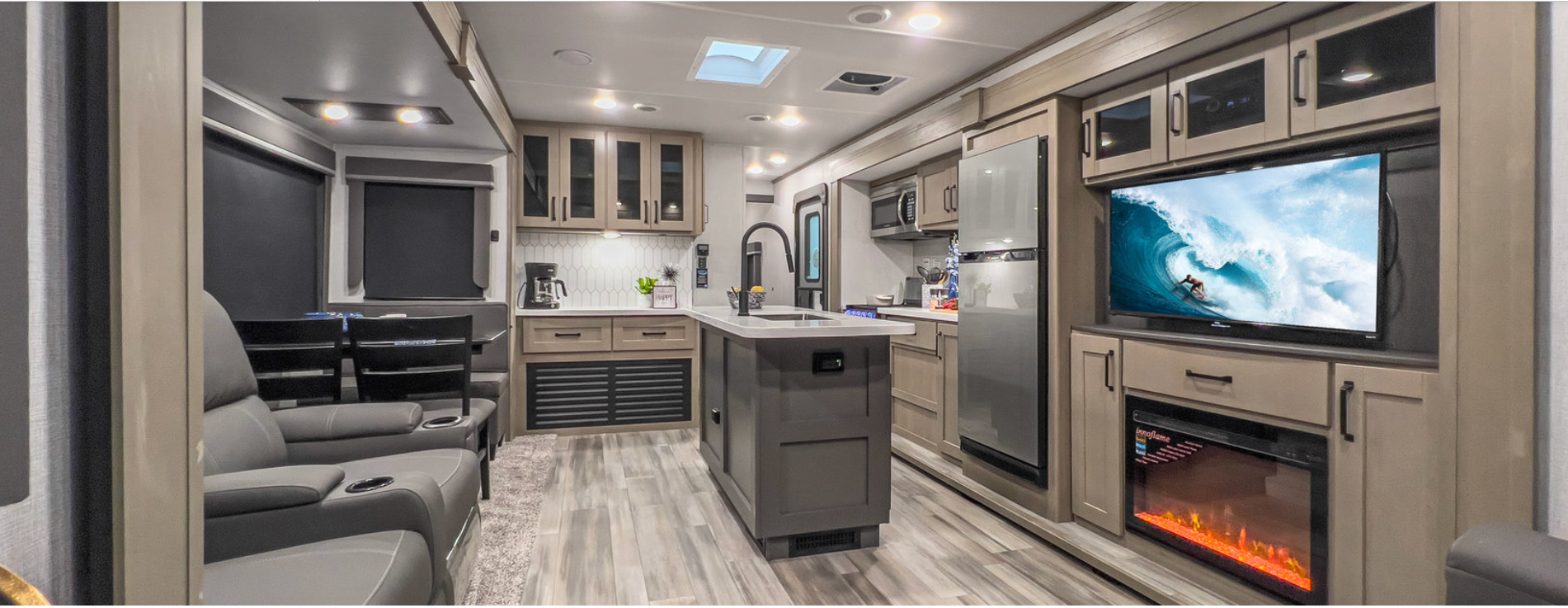 2022 Grand Design Reflection (Luxury camper, Pets welcome!)