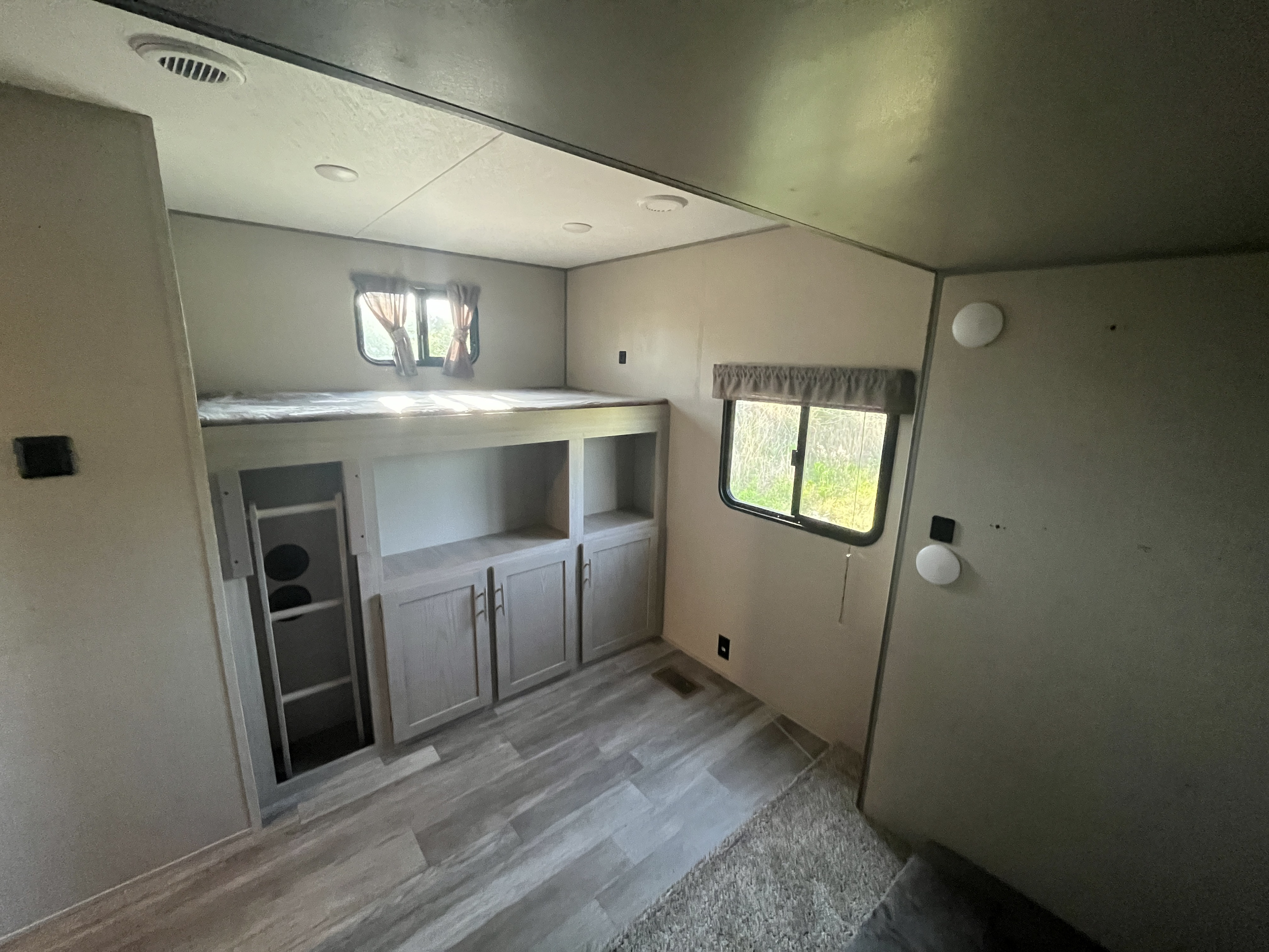 Forest River Coachmen Catalina Legacy 2022