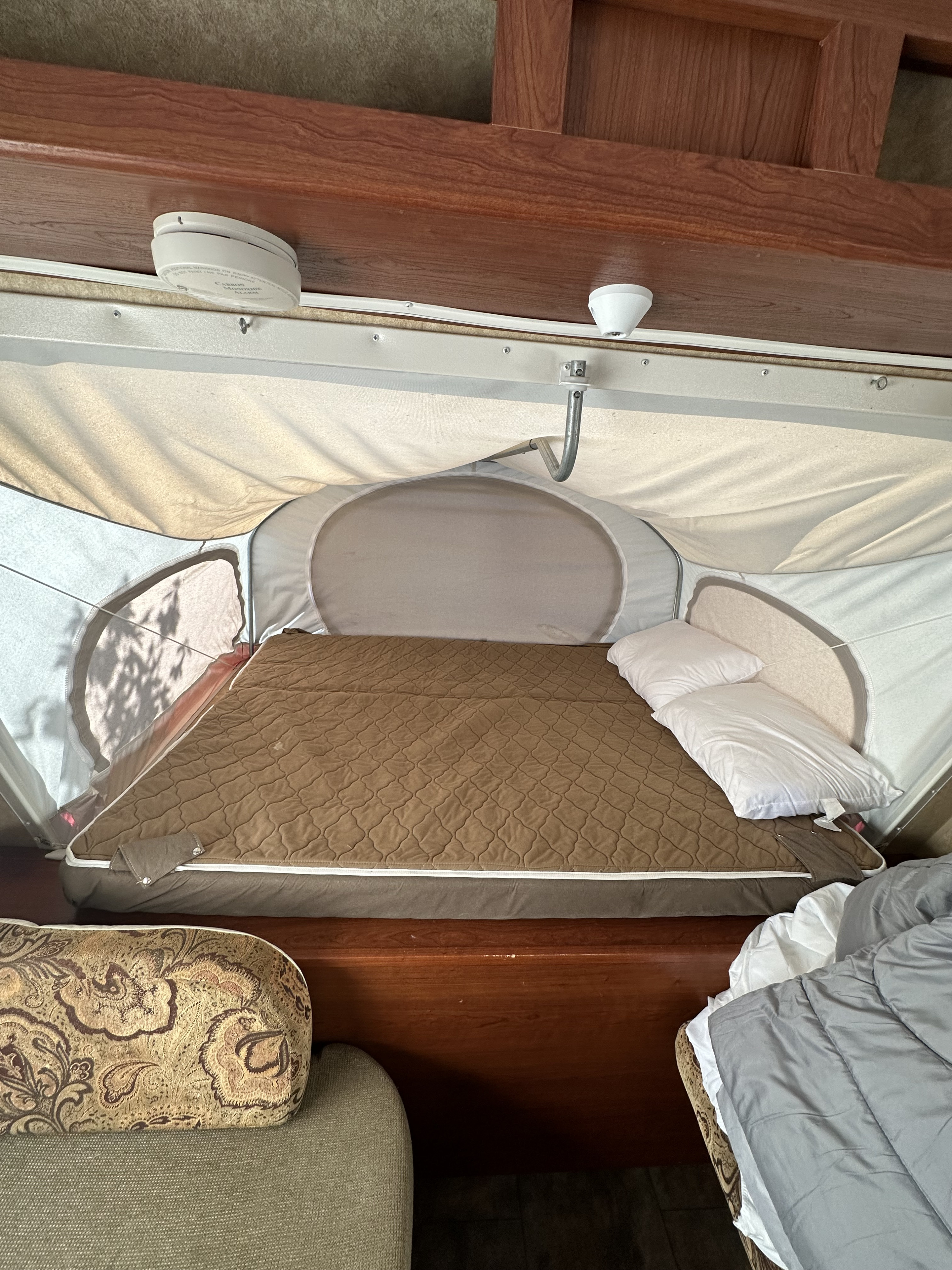 Queen size bed #1. Aerolite Aerolite Trailer 2011